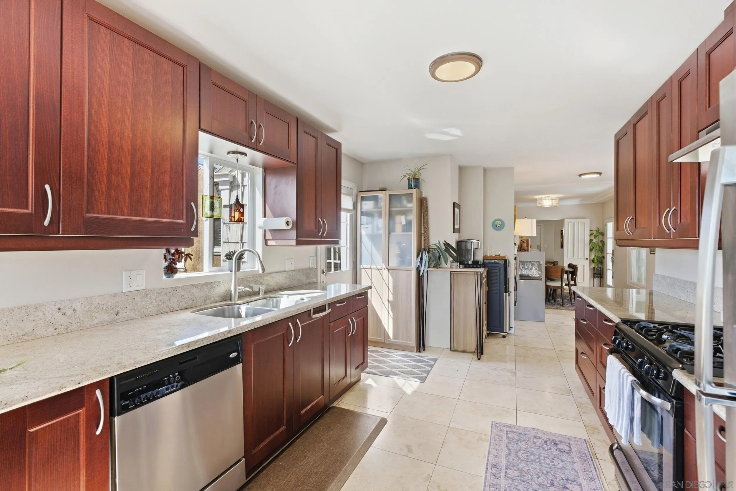 https://cdn.realtyfeed.com/cdn/127/260023940/23e1cefb10b1cd0d50edf74cd93d4a02.webp