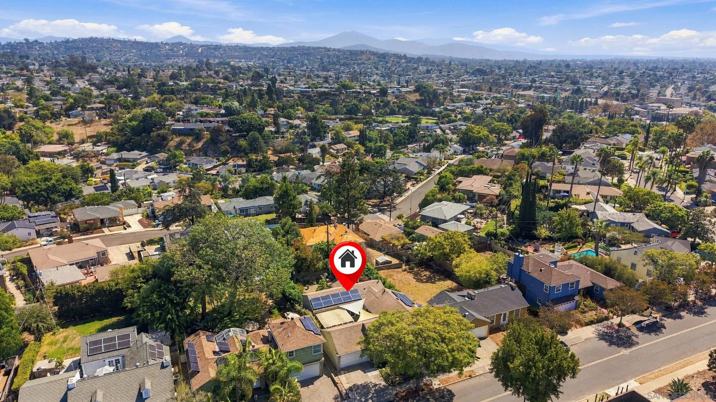 https://cdn.realtyfeed.com/cdn/127/260023940/414f14c1b3eac917e21628d0f3c9f259.webp
