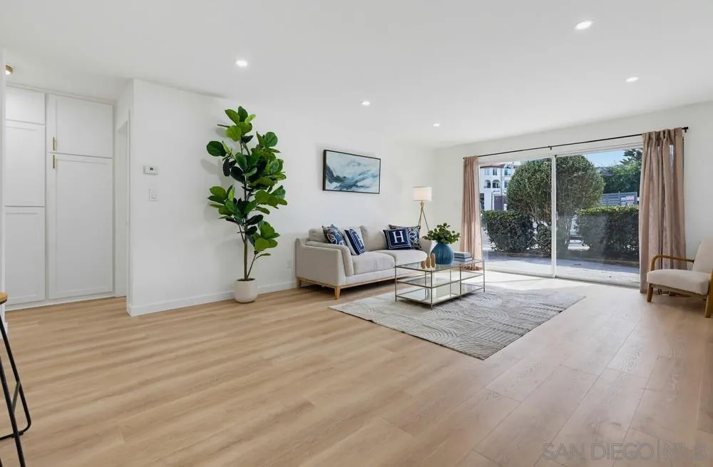 https://cdn.realtyfeed.com/cdn/127/260023944/359d921e3e946675cced4dd3a11d15ab.webp