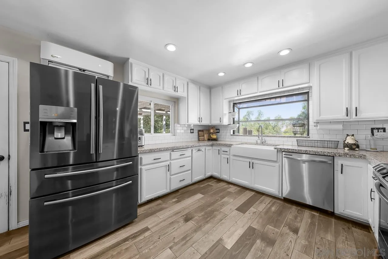 https://cdn.realtyfeed.com/cdn/127/260023945/127e120f201ec7d7d45f1847f9c7c047.webp