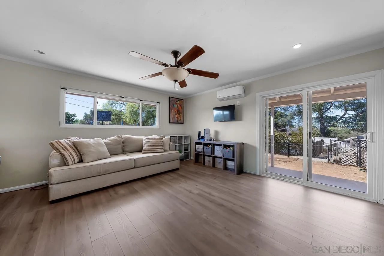 https://cdn.realtyfeed.com/cdn/127/260023945/42b0e334c9fc7b68911f9c4c57bedc64.webp