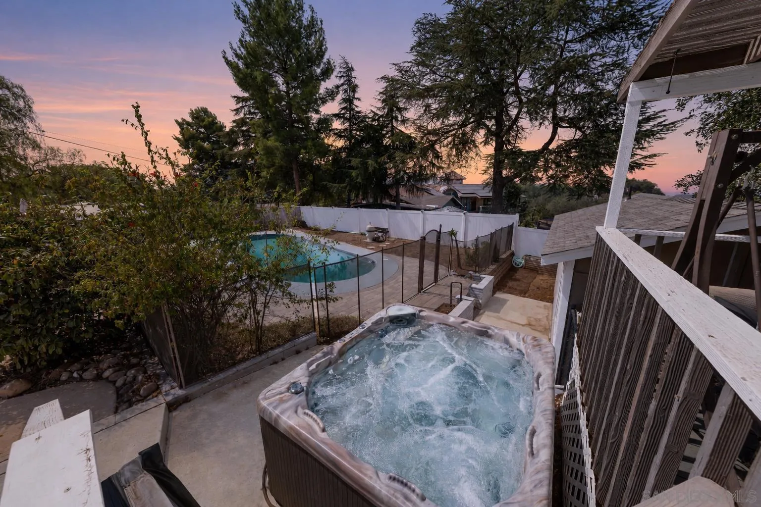https://cdn.realtyfeed.com/cdn/127/260023945/463d1c06ff827b4e4fe36cd079de85b6.webp