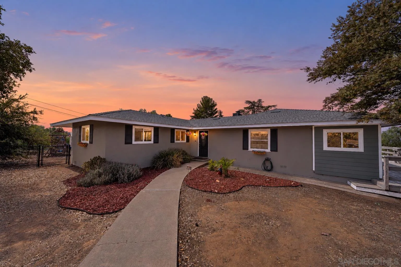 https://cdn.realtyfeed.com/cdn/127/260023945/605f3fb32851707785897d3589d78da4.webp