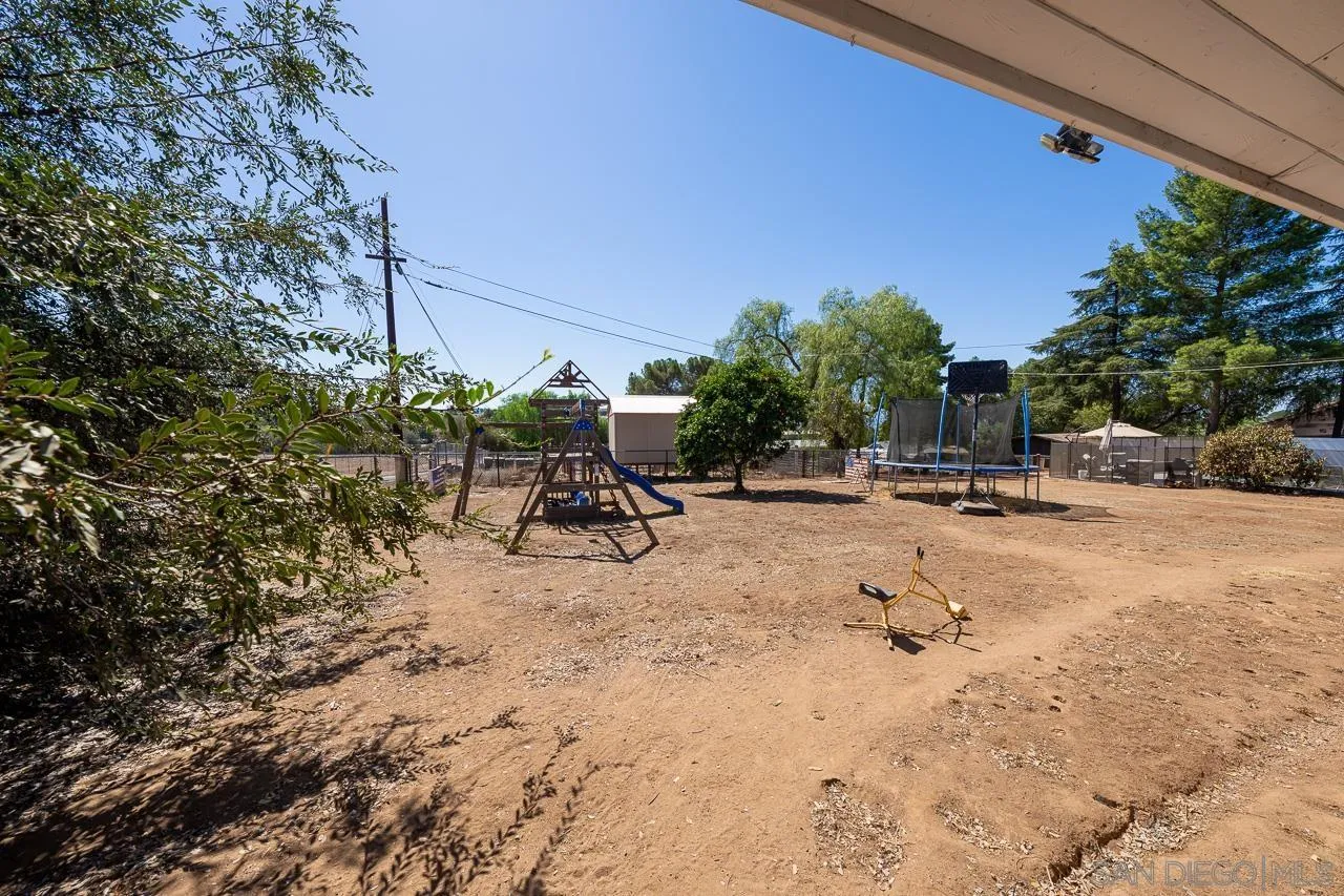 https://cdn.realtyfeed.com/cdn/127/260023945/695ad1c5f5e621fc97343e17bbe97640.webp