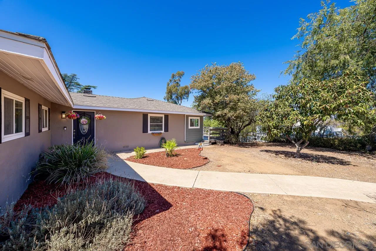 https://cdn.realtyfeed.com/cdn/127/260023945/73d60987b1f23814add1601190454fb8.webp