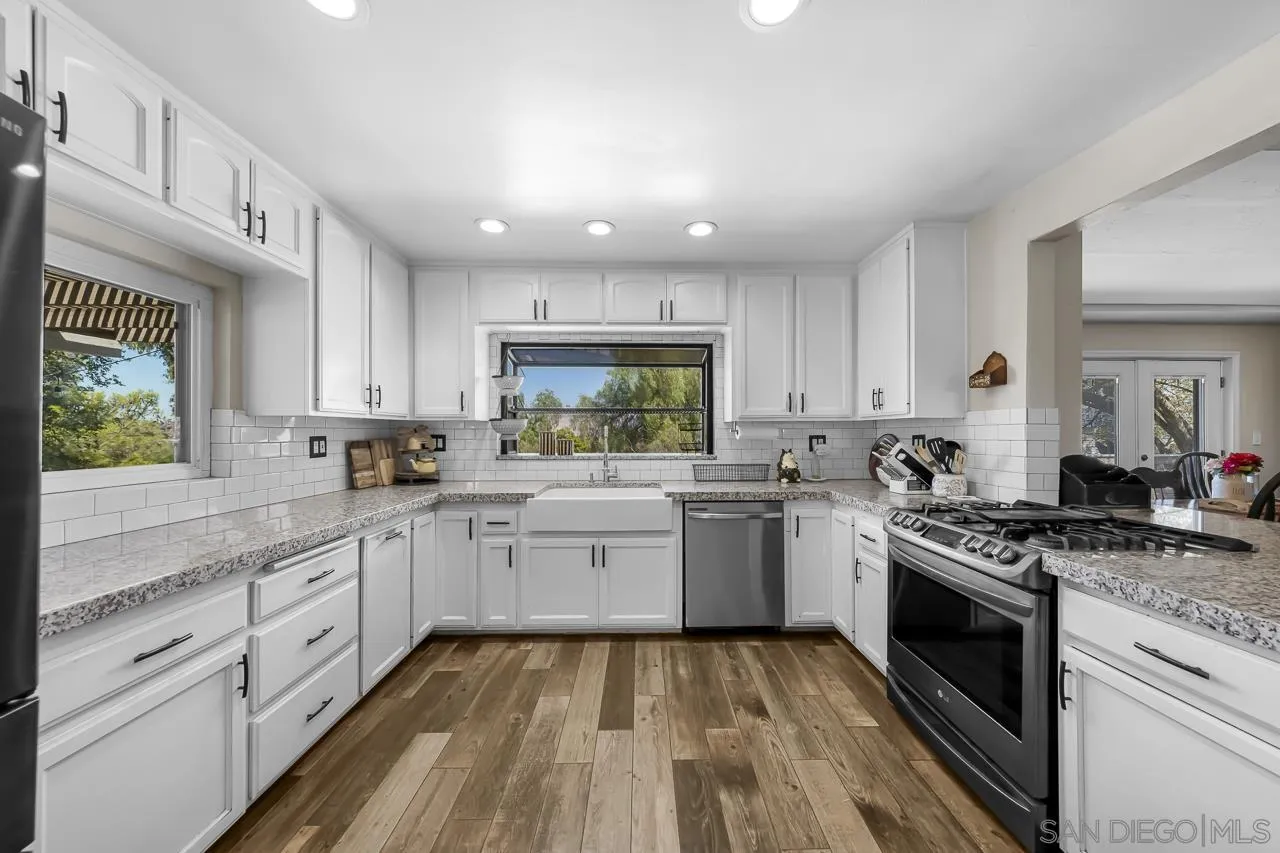 https://cdn.realtyfeed.com/cdn/127/260023945/98426f42694f1348a9594062029c6090.webp