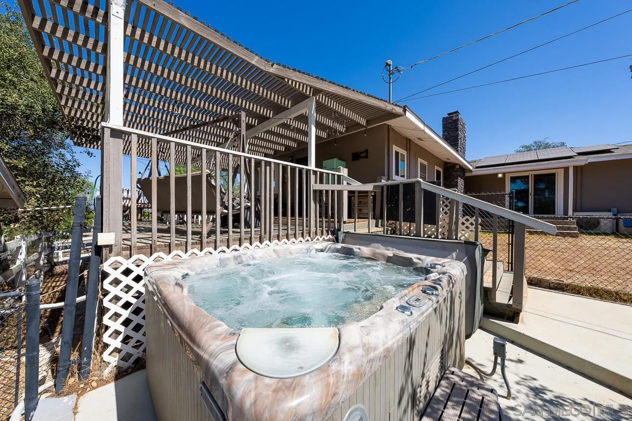 https://cdn.realtyfeed.com/cdn/127/260023945/a291dacc972c76b331476cf7e4d9b244.webp