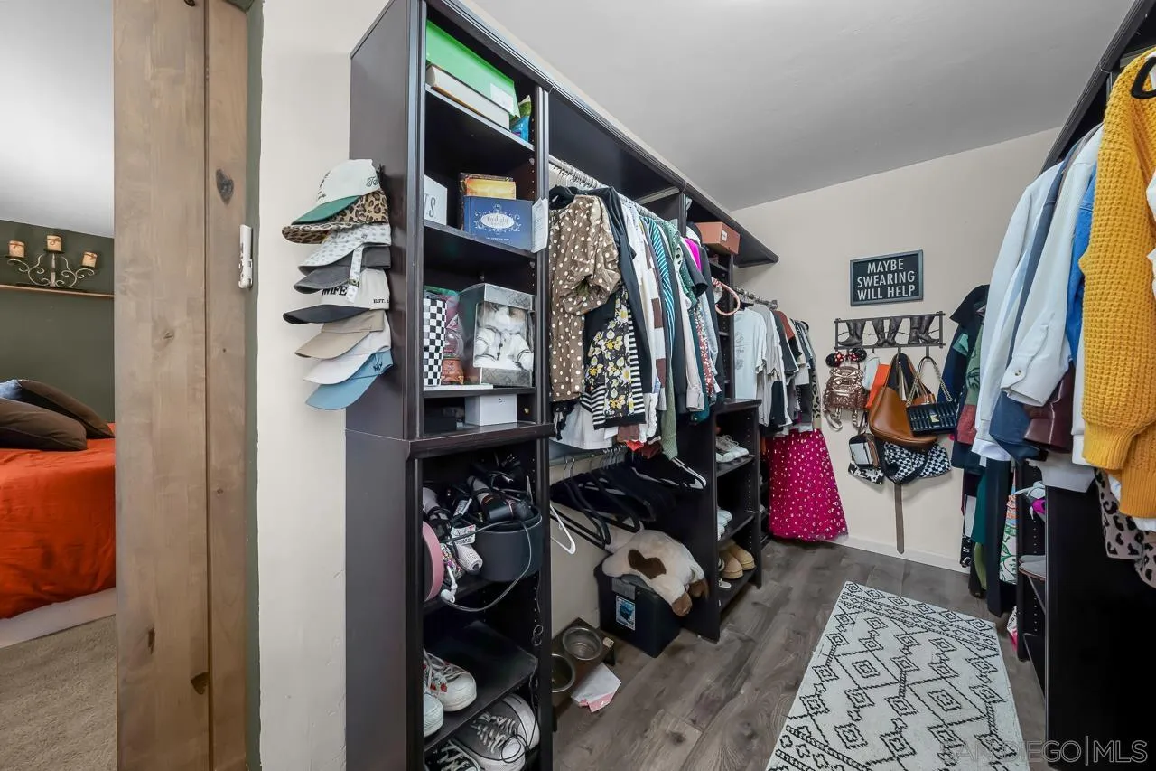 https://cdn.realtyfeed.com/cdn/127/260023945/a5d20af65d6067c4431a5e38e37b32f4.webp