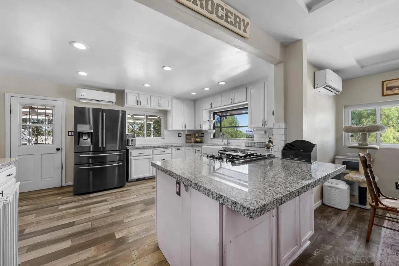 https://cdn.realtyfeed.com/cdn/127/260023945/a86493a3f467f7f5c7cd7f191352bb96.webp