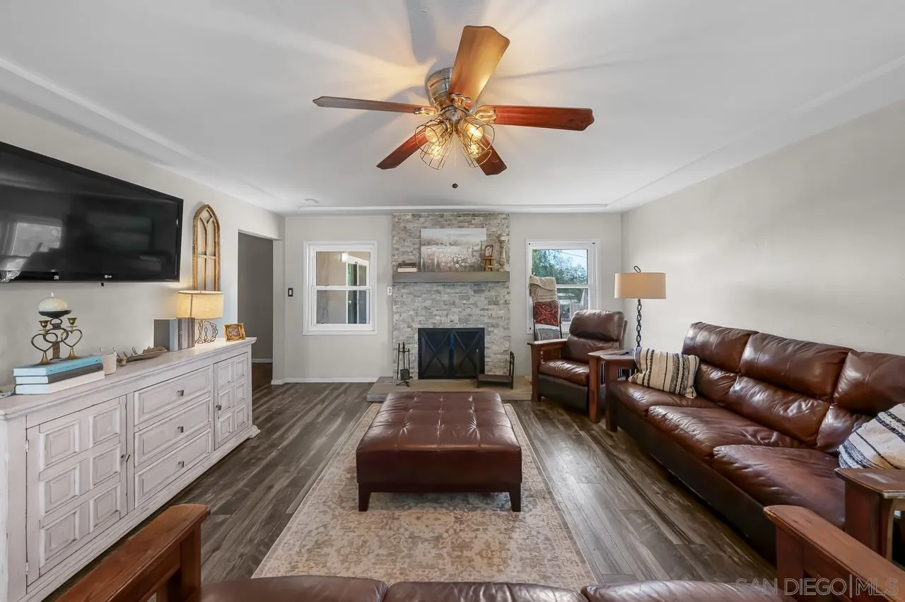 https://cdn.realtyfeed.com/cdn/127/260023945/f5761f09a80c6b47f454cef78c58e3e5.webp