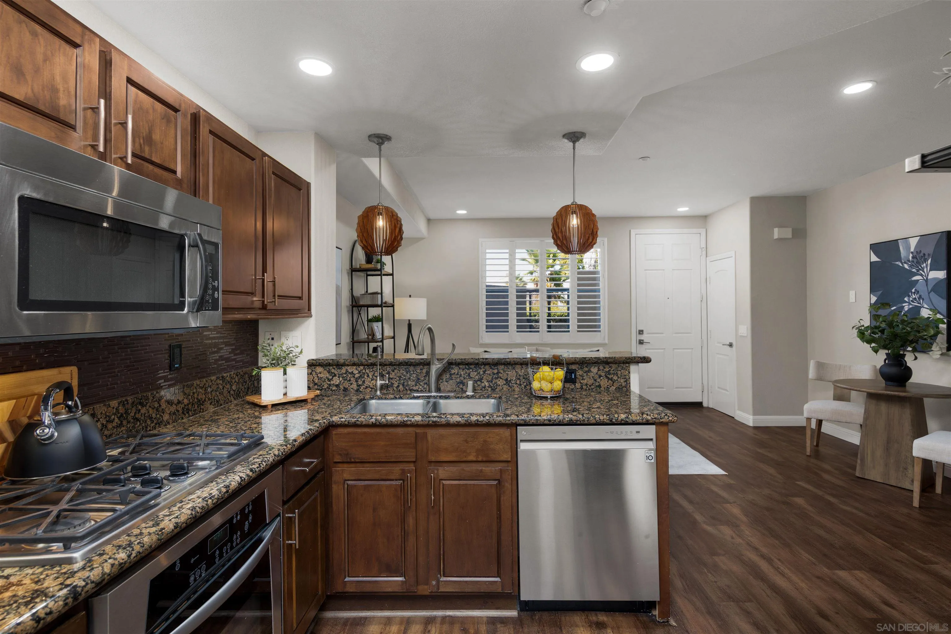 https://cdn.realtyfeed.com/cdn/127/260023948/056afab47b075946240473d0e2633997.webp