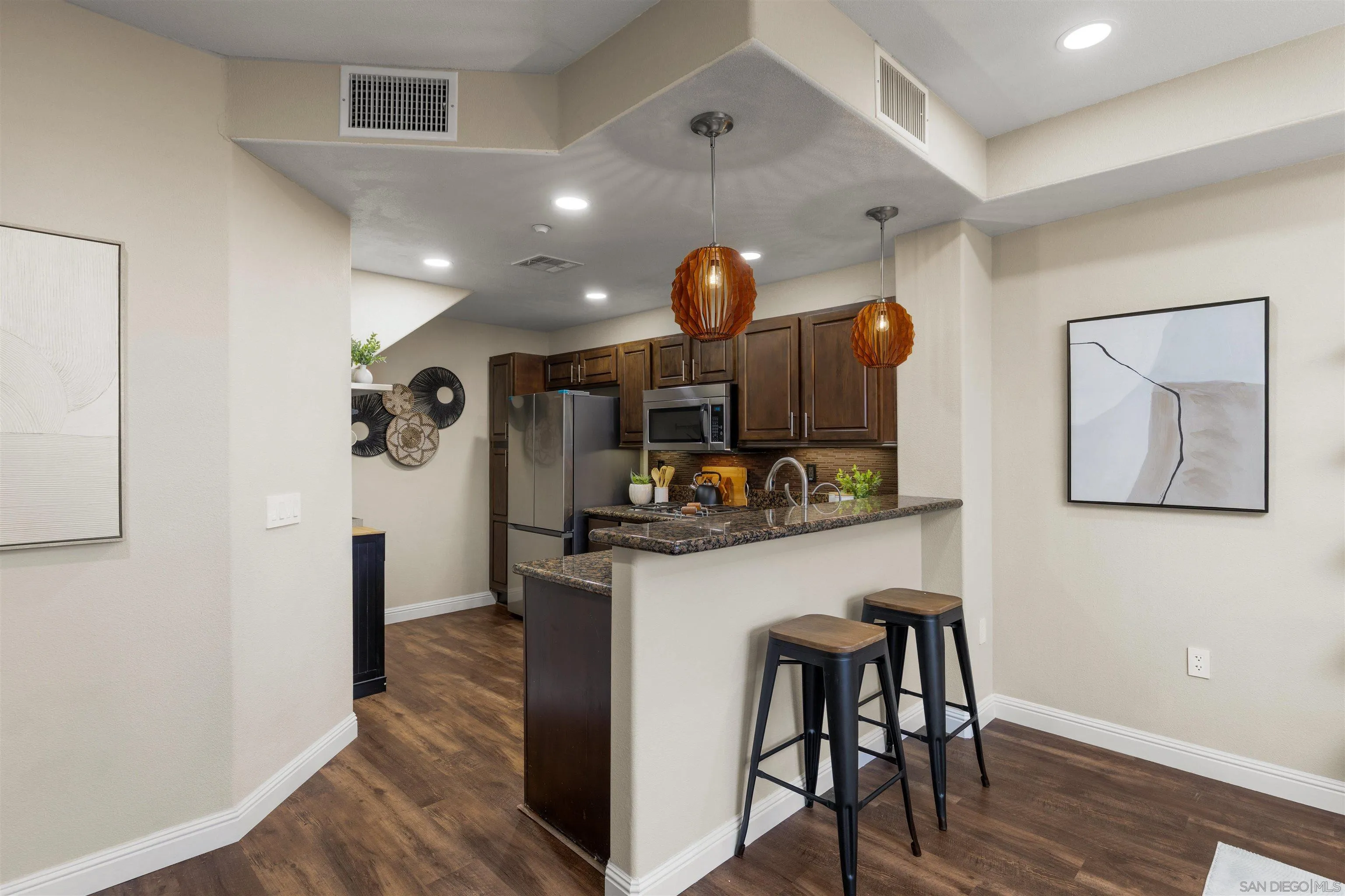 https://cdn.realtyfeed.com/cdn/127/260023948/1a4c908235685a51369806d62e3e44ce.webp