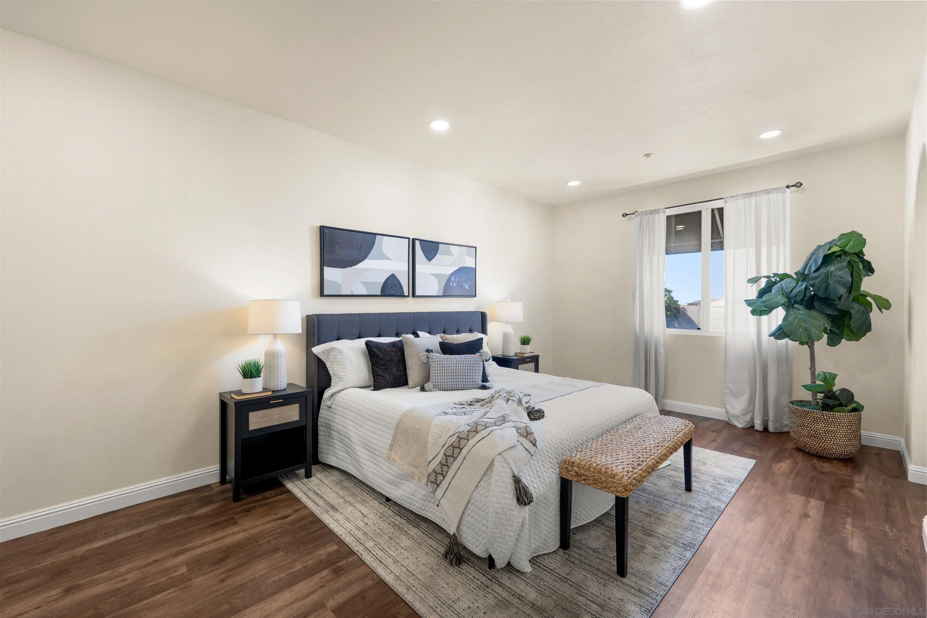 https://cdn.realtyfeed.com/cdn/127/260023948/1f7eb88292b5d04bf7777381c53b6cce.webp