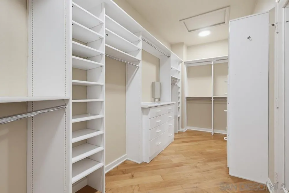 https://cdn.realtyfeed.com/cdn/127/260023949/5faa7ade3a4848cb199d1e71a705c93f.webp