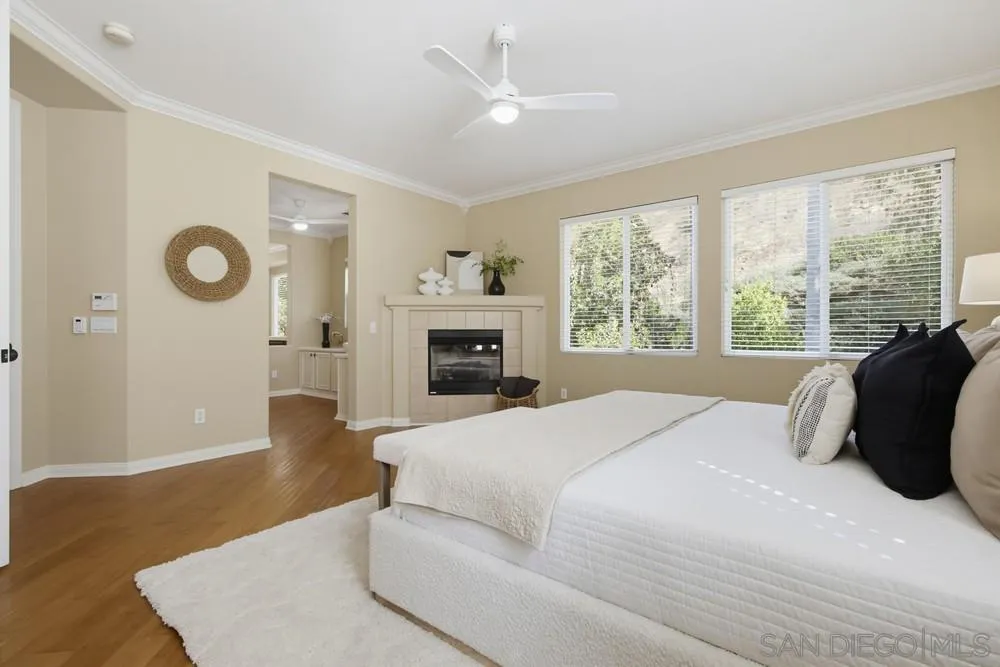 https://cdn.realtyfeed.com/cdn/127/260023949/7a97bc5cda8f243cc490ffe50714f771.webp