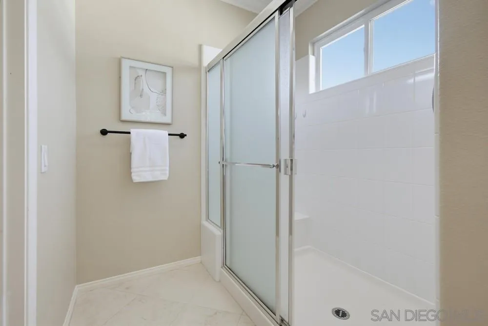 https://cdn.realtyfeed.com/cdn/127/260023949/f9d3bb5aacc130fcc989fdd8fa5d2471.webp