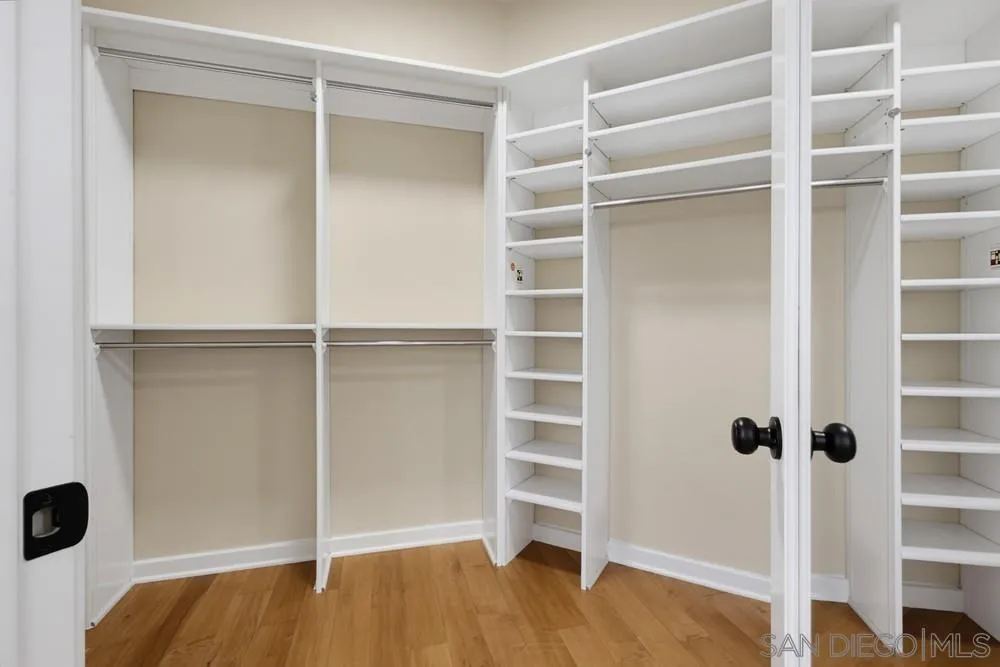 https://cdn.realtyfeed.com/cdn/127/260023949/fa8c4e3c7053f8901a5c883cfa27ed63.webp