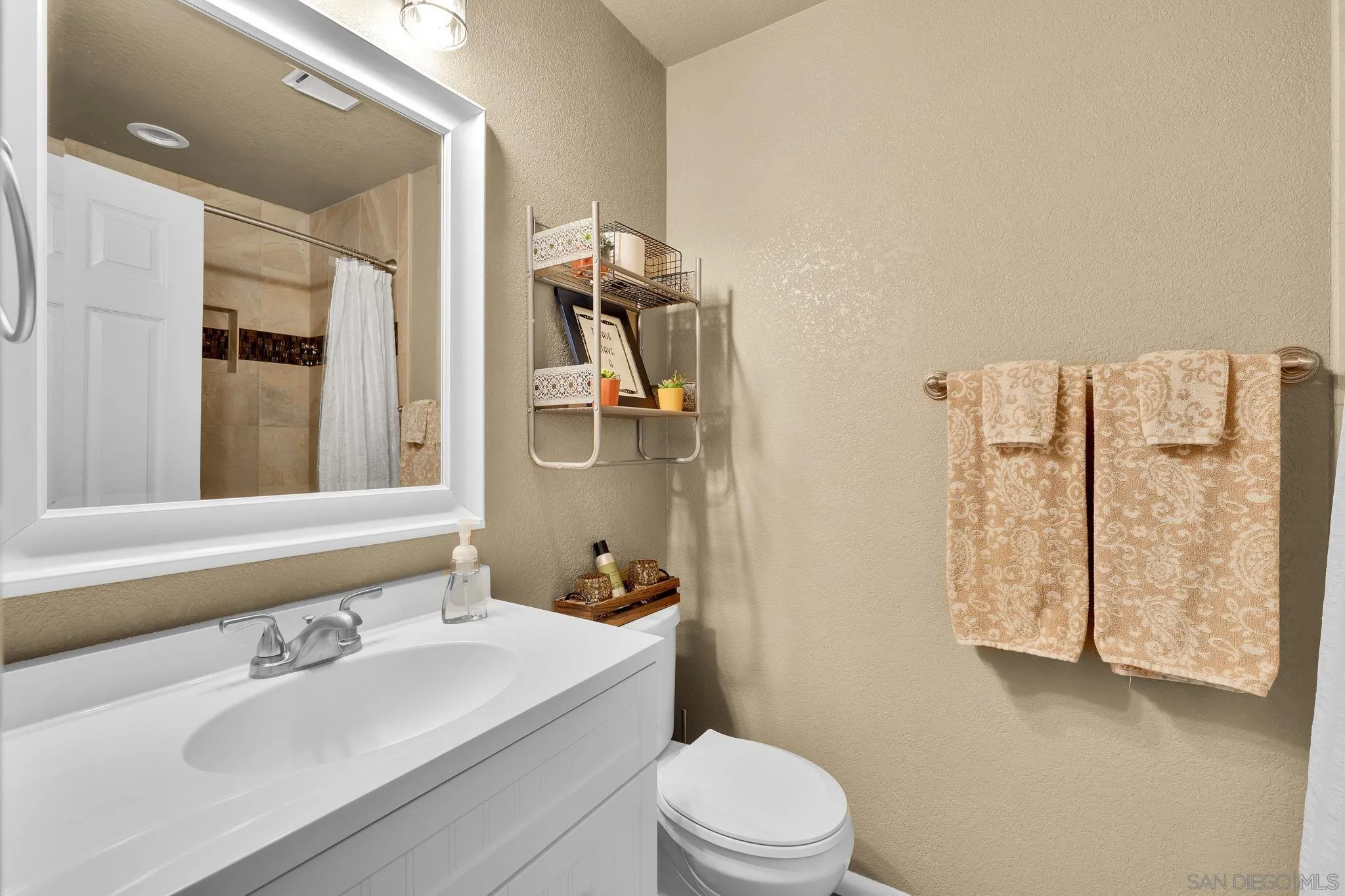 https://cdn.realtyfeed.com/cdn/127/260023950/3414e2e98180fee87f8b4926e7d909ac.webp