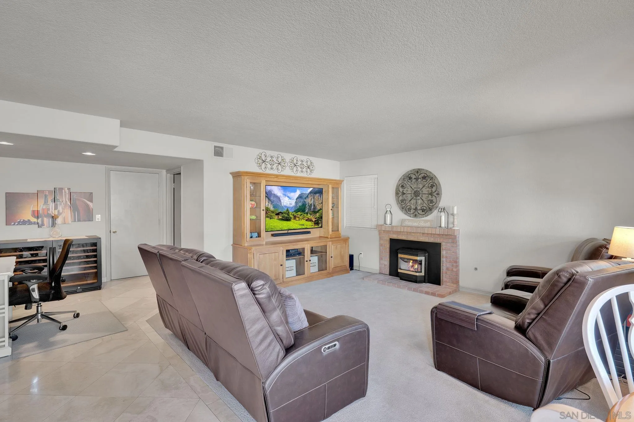 https://cdn.realtyfeed.com/cdn/127/260023950/625211c75bc90b148950b5dd14acebb1.webp
