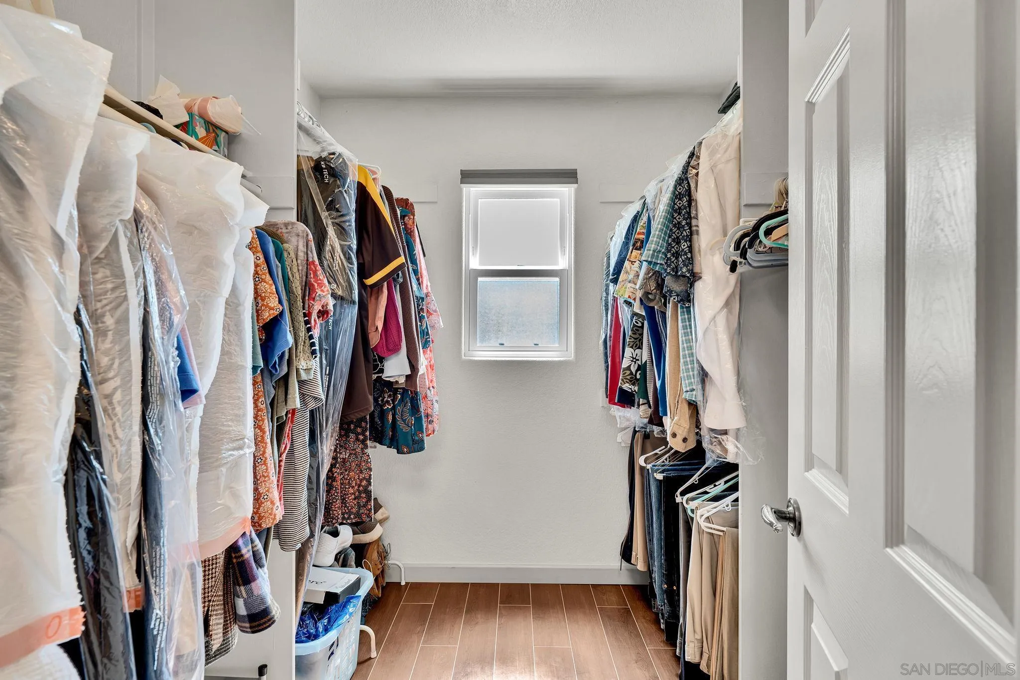 https://cdn.realtyfeed.com/cdn/127/260023950/a9a1246940cc13bad84d7491a4f3880e.webp