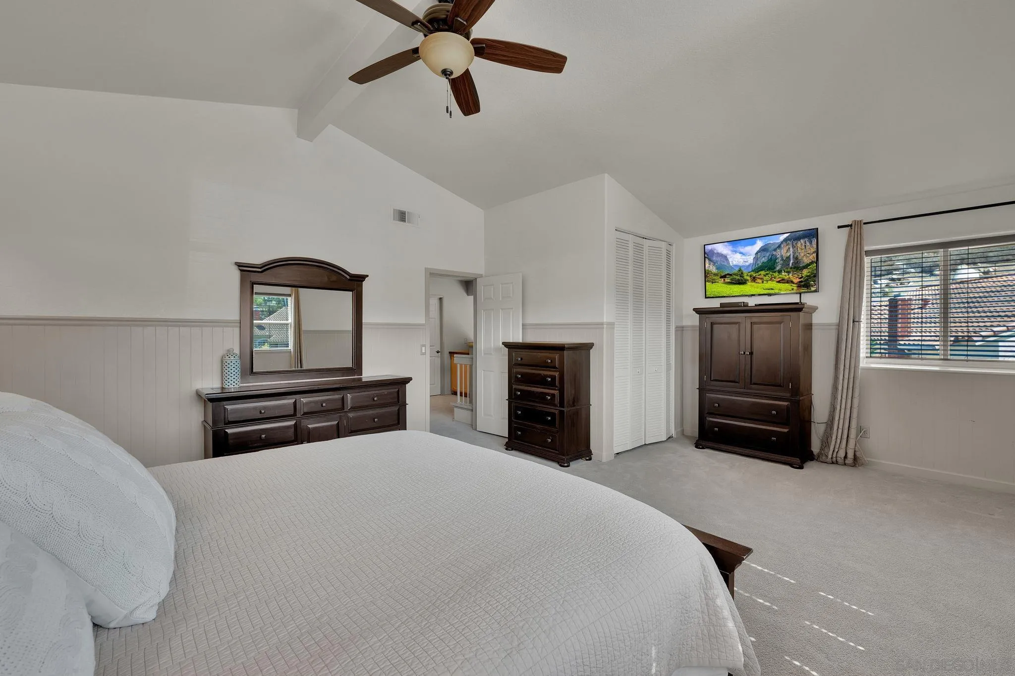 https://cdn.realtyfeed.com/cdn/127/260023950/f95a6ea28990eb90e07c01dd93f1ceba.webp