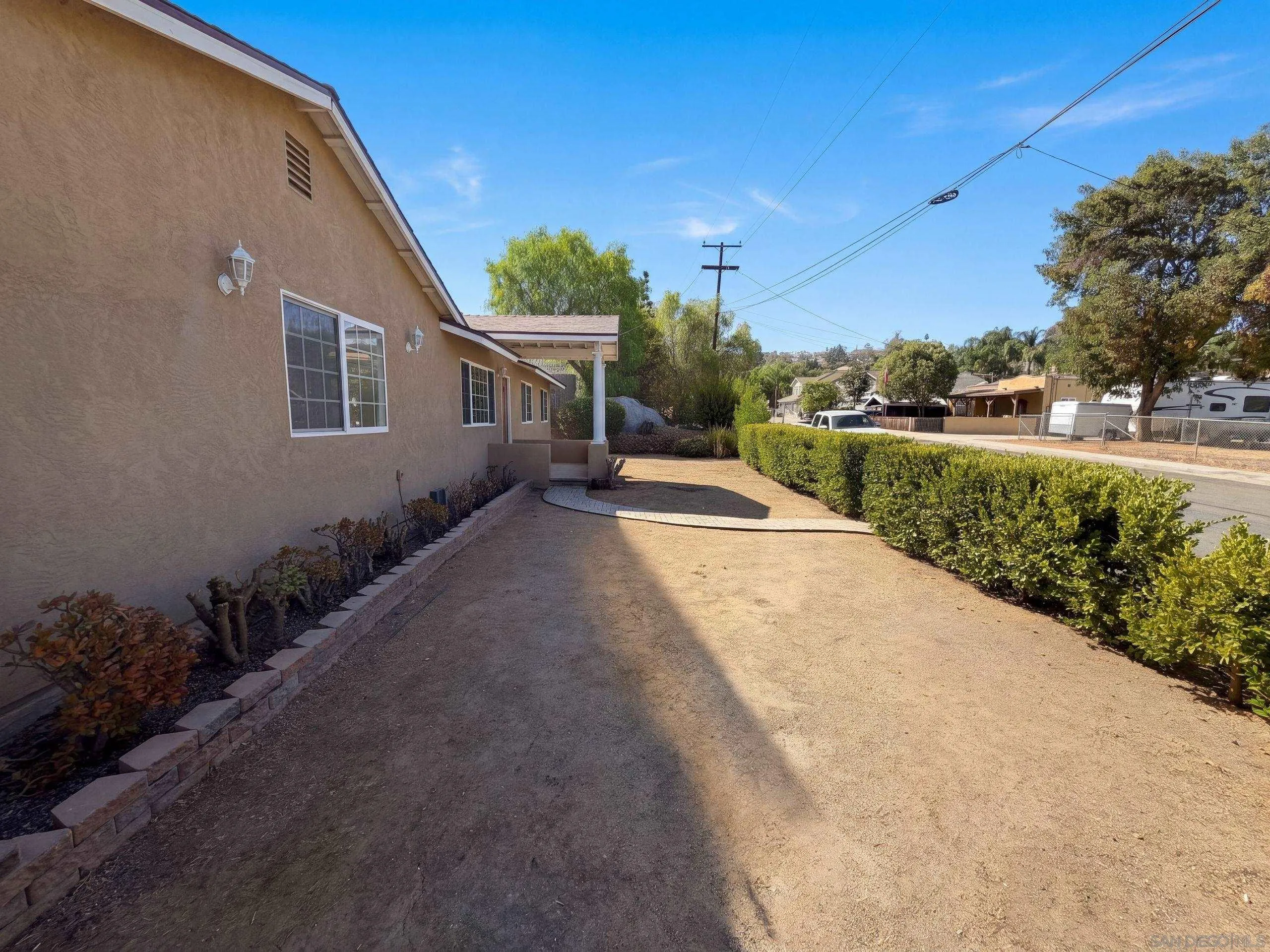 https://cdn.realtyfeed.com/cdn/127/260023951/614cd4eb626d90debaa12aeacb442aa2.webp