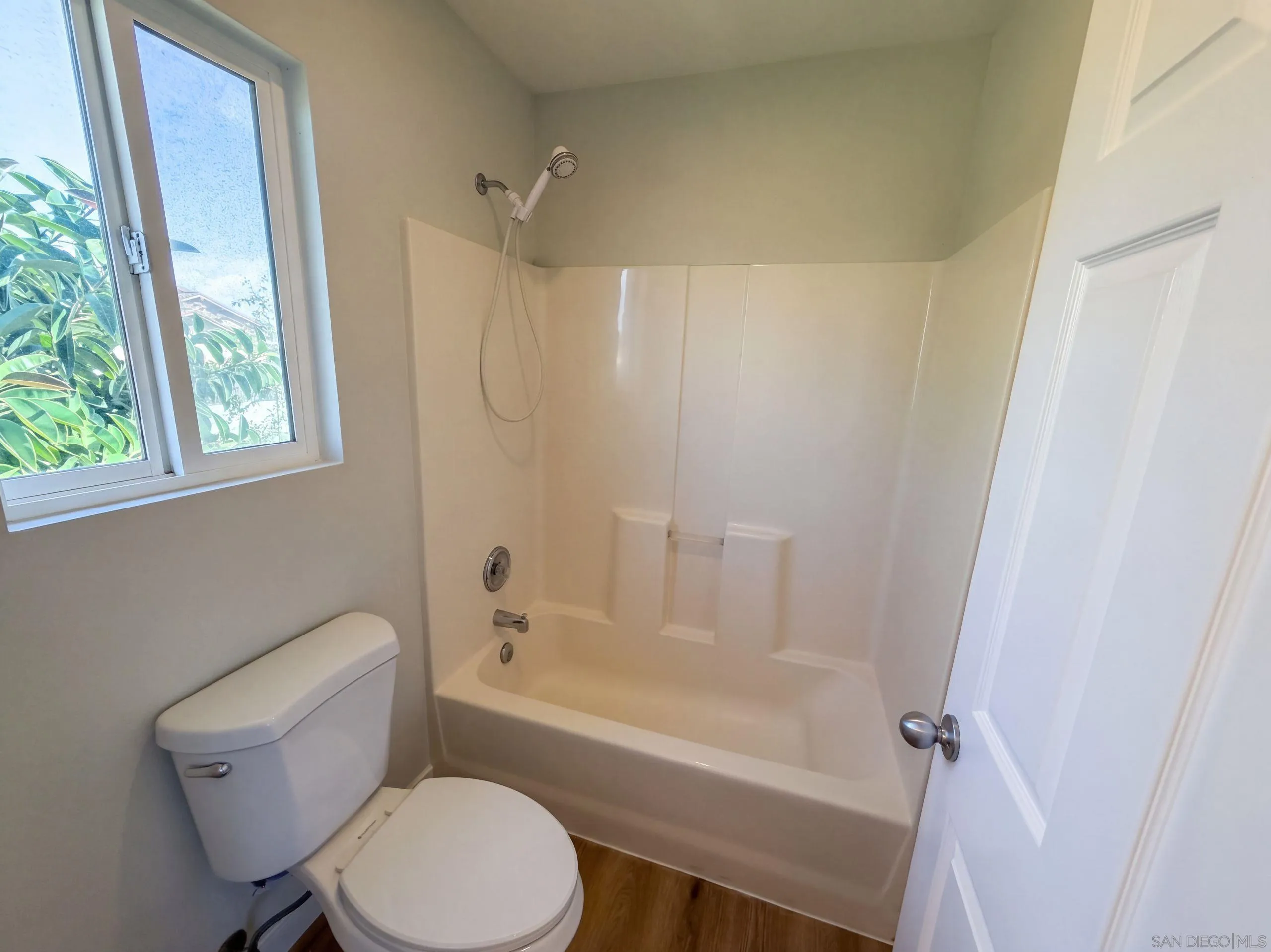 https://cdn.realtyfeed.com/cdn/127/260023951/ef80a5d3819e4492fe3fb5e12d70d88c.webp