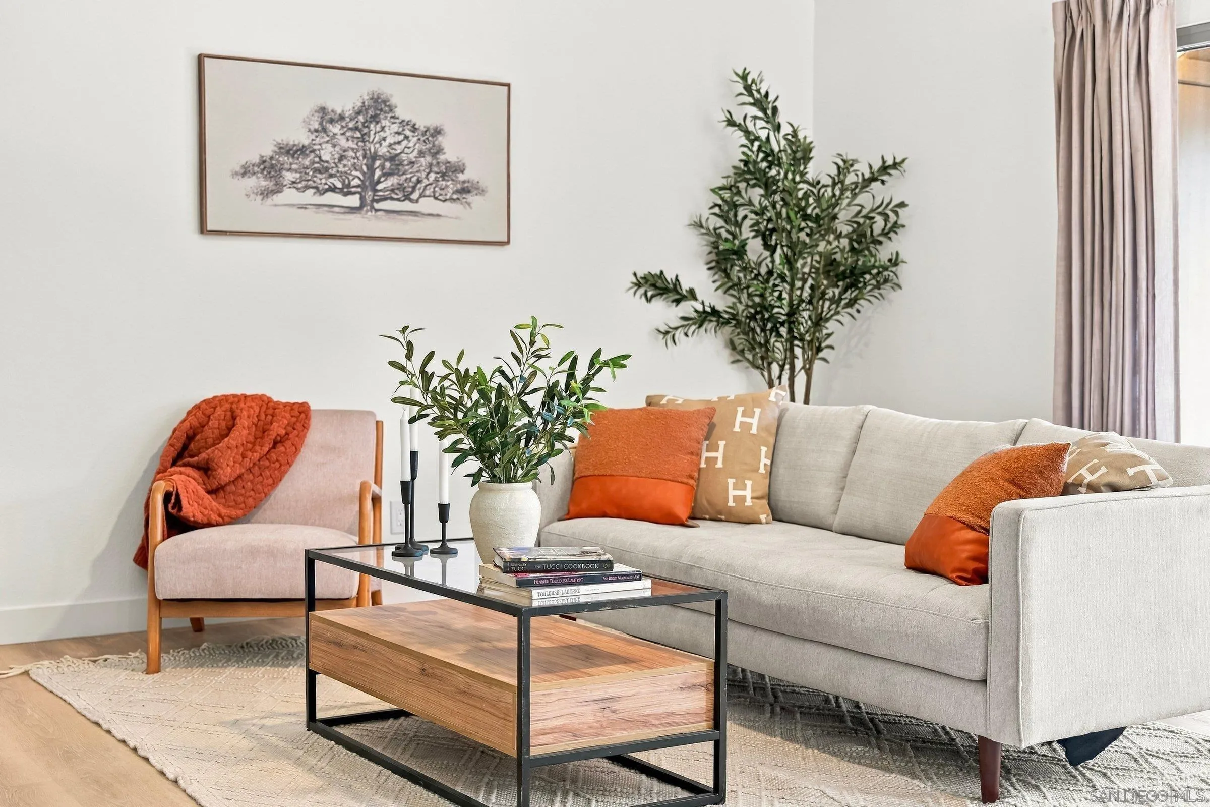 https://cdn.realtyfeed.com/cdn/127/260023953/8a7d0f7bc9311fcba1e7999e66749f0b.webp