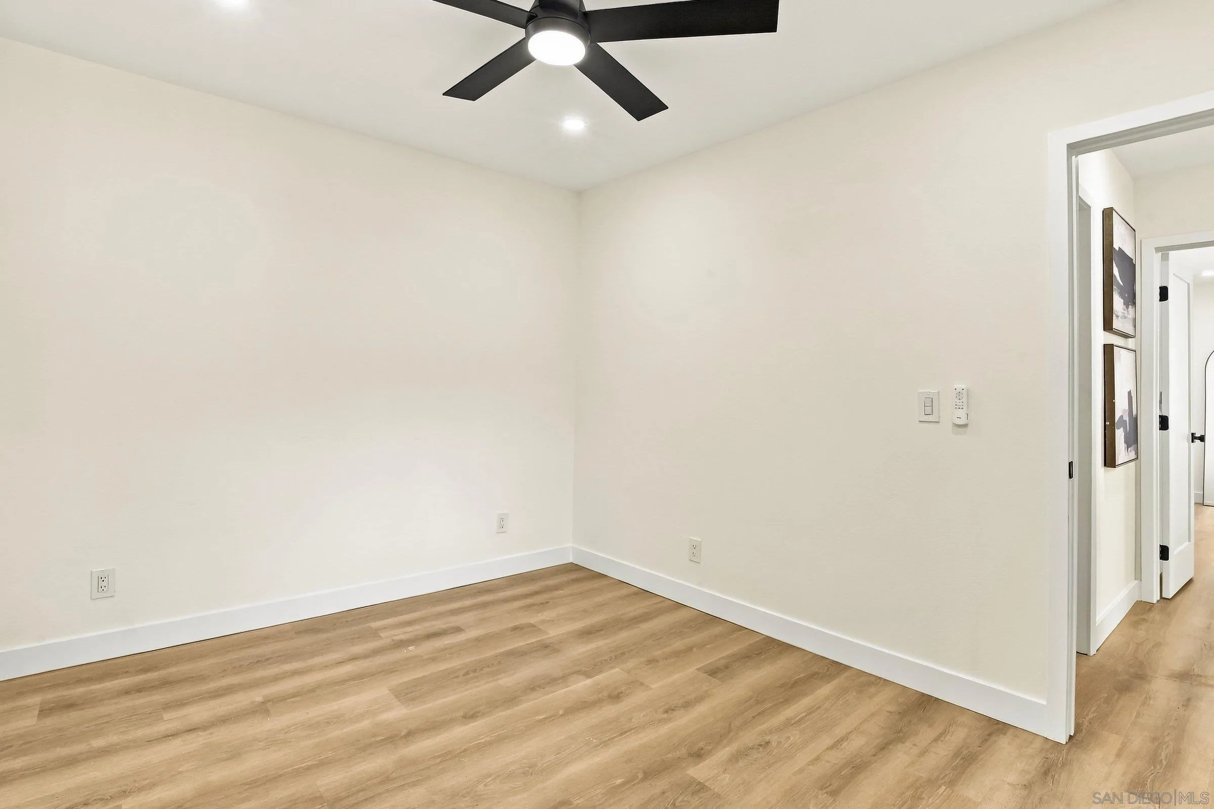 https://cdn.realtyfeed.com/cdn/127/260023953/b34e06c32bc95df064738f714932fce0.webp