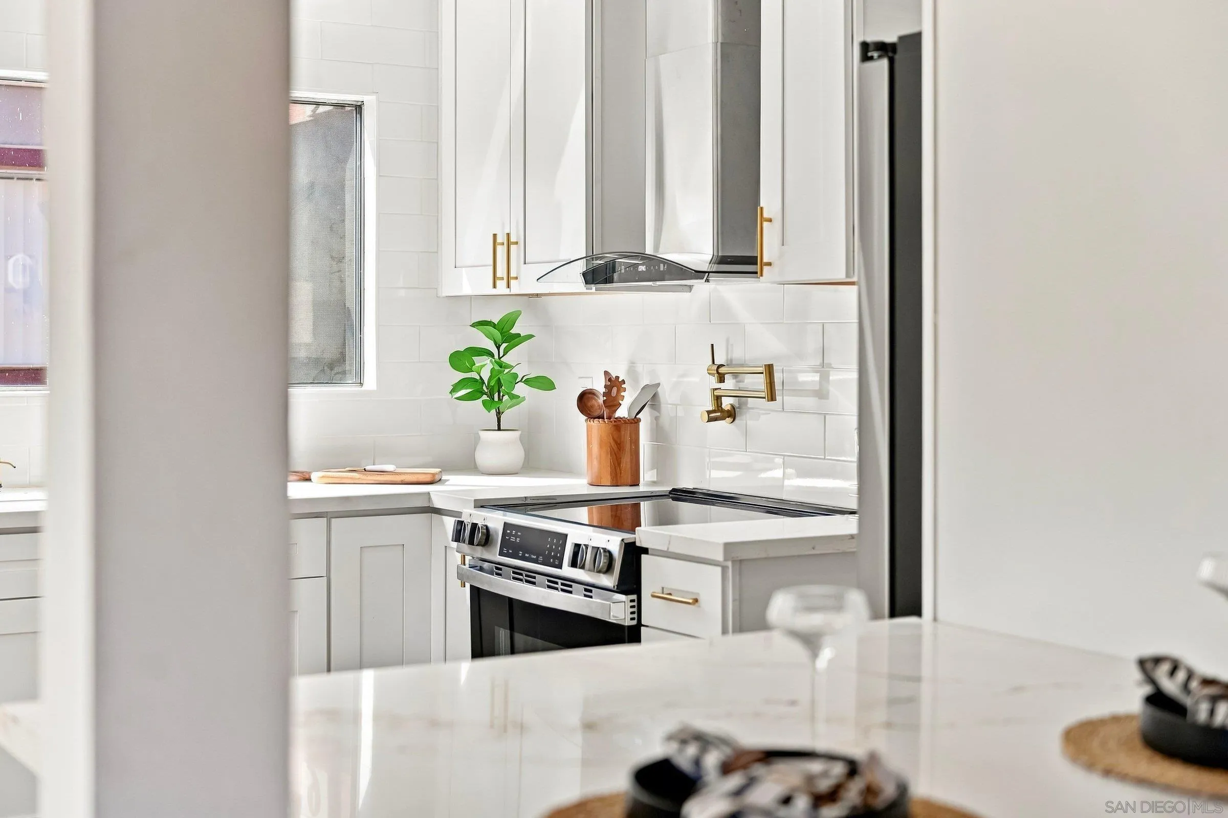 https://cdn.realtyfeed.com/cdn/127/260023953/b64585c2d6bce6a28ad76730a82ff8cf.webp