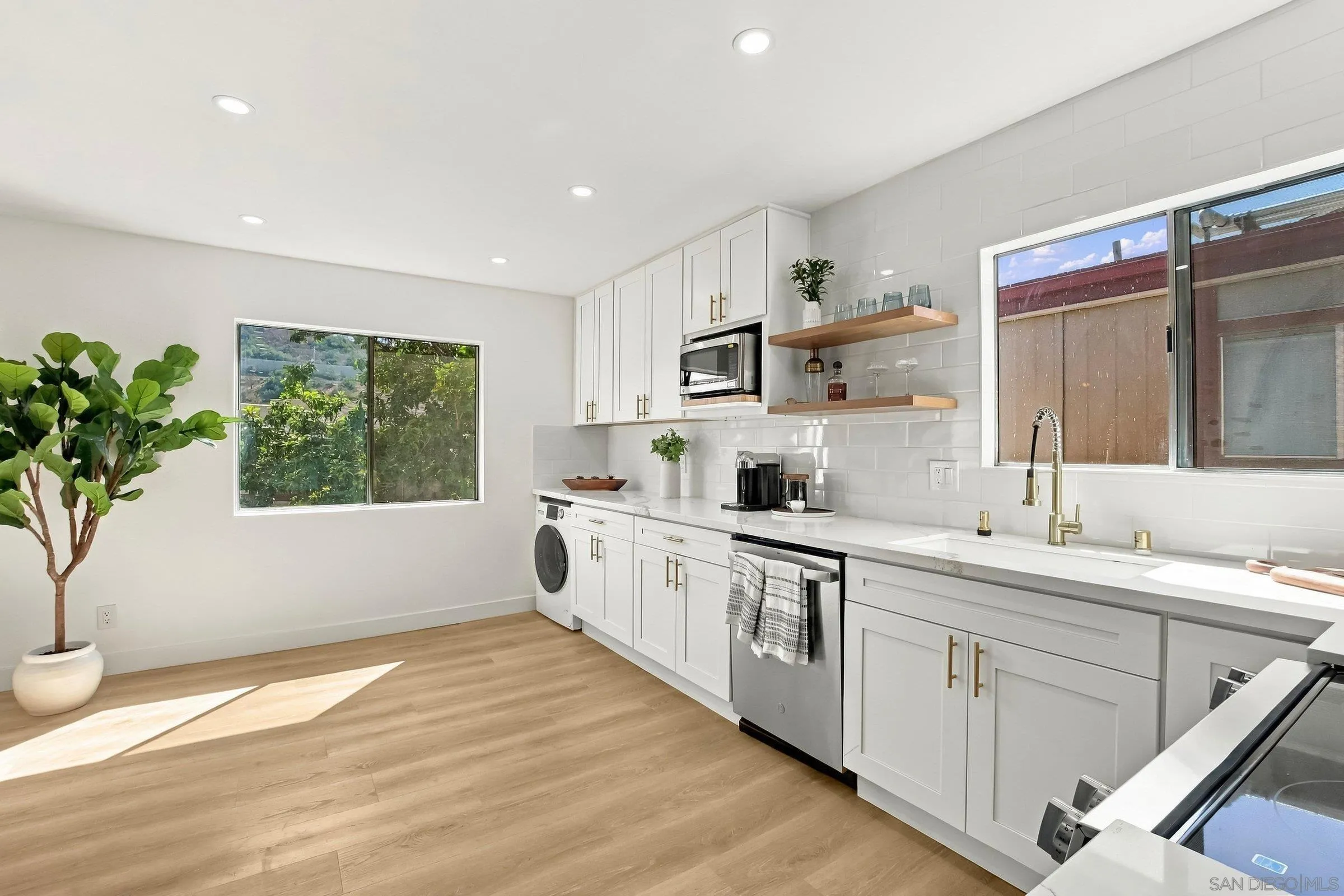 https://cdn.realtyfeed.com/cdn/127/260023953/f6d692992a493df2ea19f4b4a3fafcf1.webp