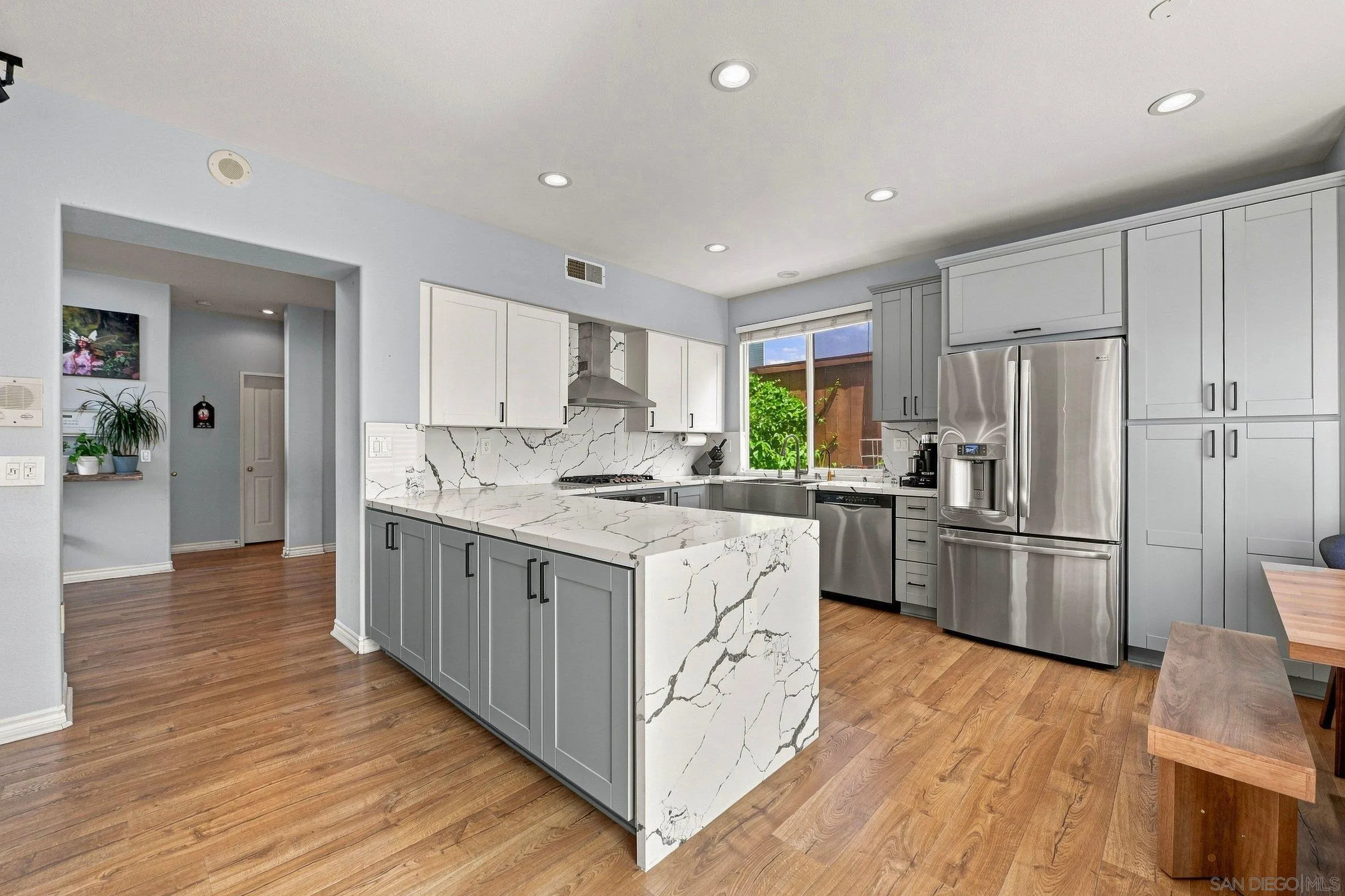 https://cdn.realtyfeed.com/cdn/127/260023963/0967c4aeefd94440917f8284b436a912.webp