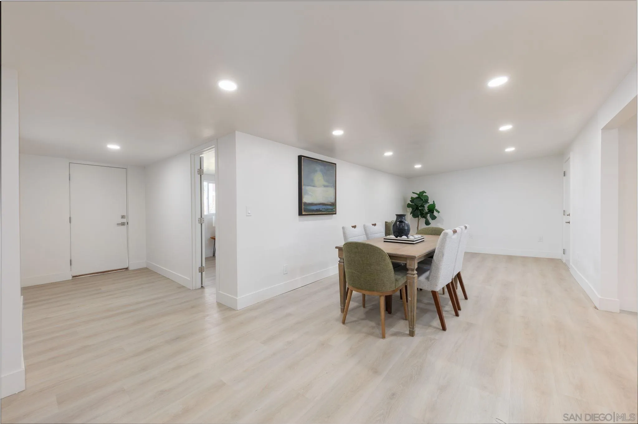 https://cdn.realtyfeed.com/cdn/127/260023964/9b99d0b62cd68546cf3e3f2e5933ba99.webp
