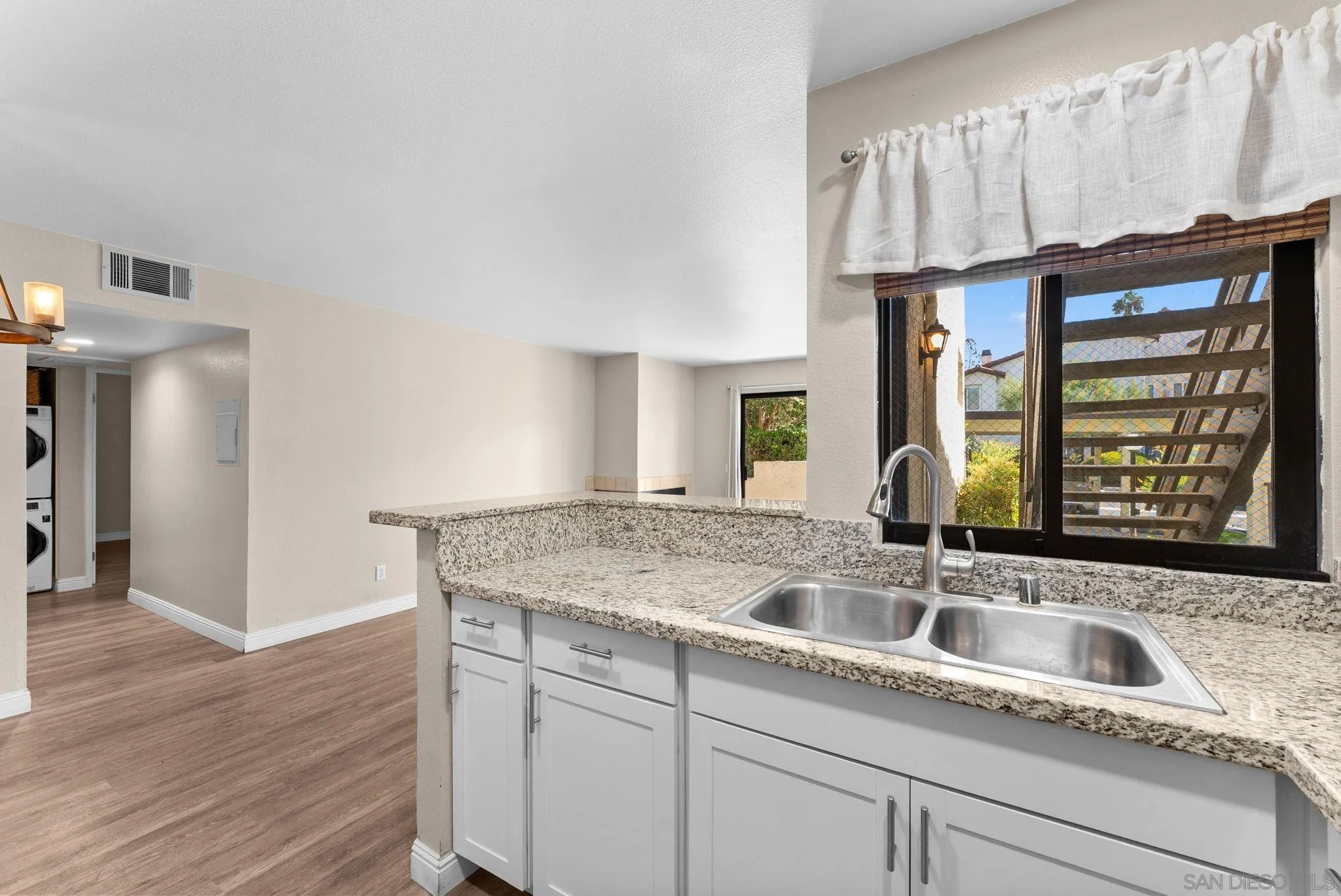 https://cdn.realtyfeed.com/cdn/127/260023965/d69f9a6d70c4a43b7920caff638a06aa.webp