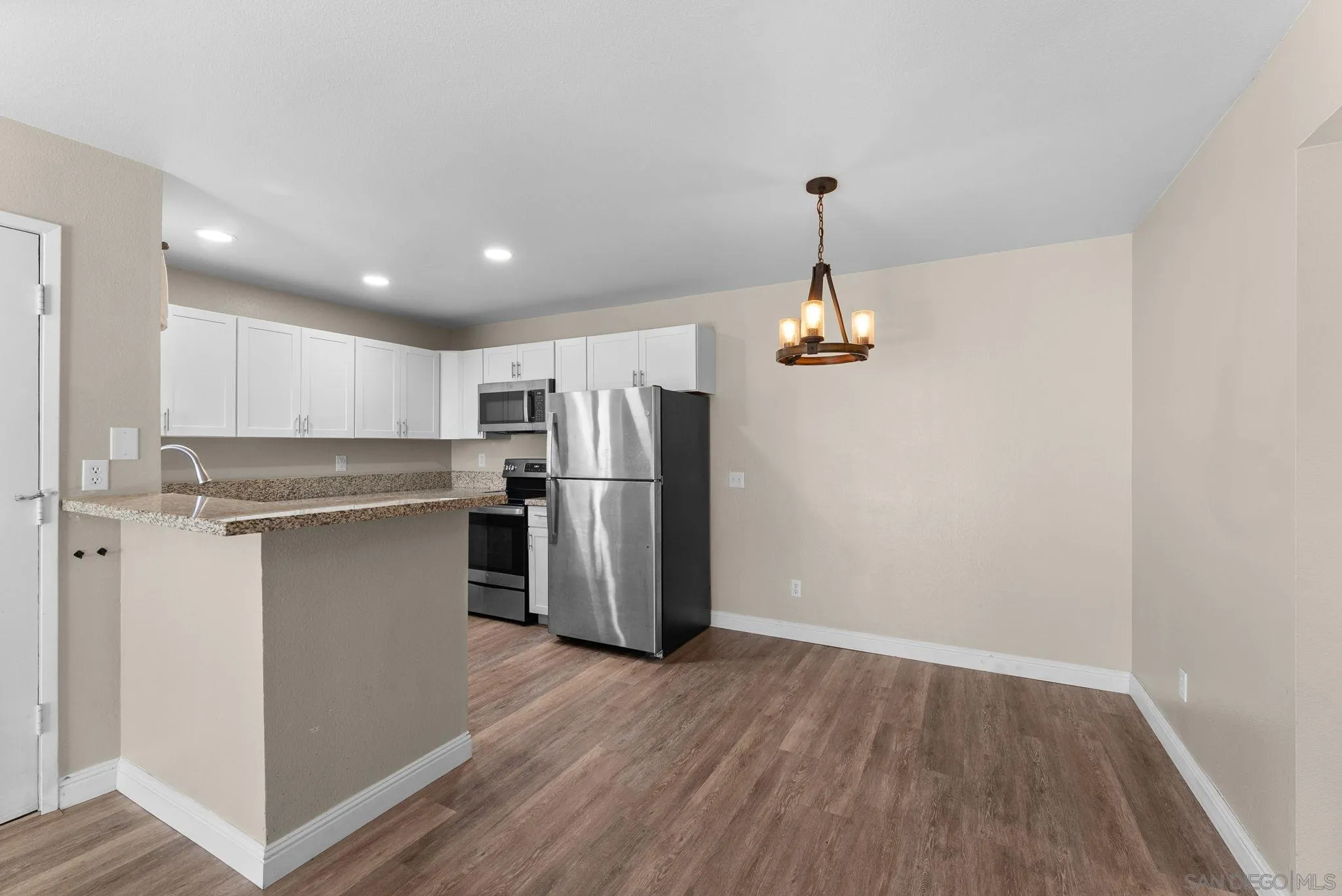 https://cdn.realtyfeed.com/cdn/127/260023965/e33d6419f2336653c534457b0aa5b9e1.webp