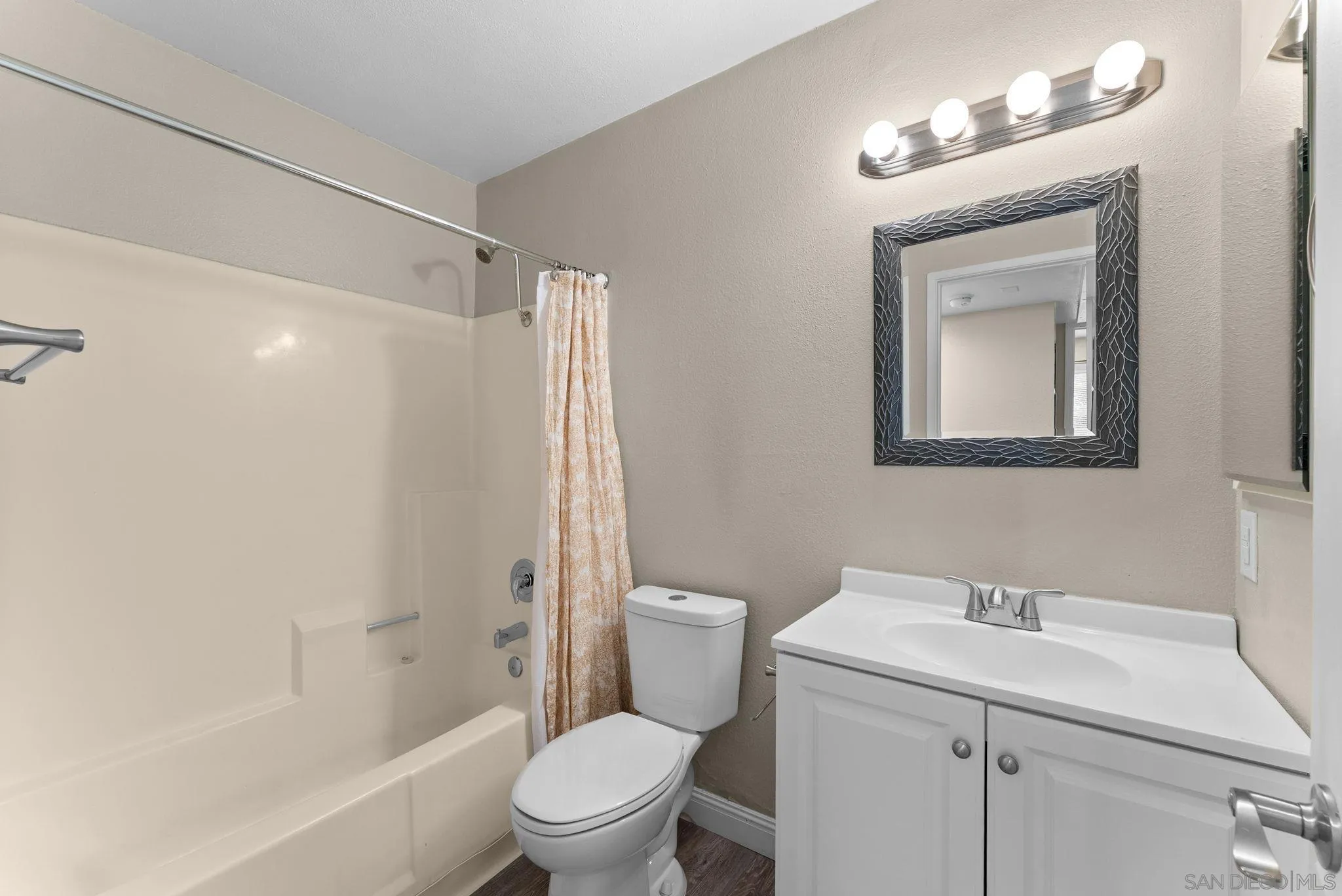 https://cdn.realtyfeed.com/cdn/127/260023965/f419be5bfcfa788ecfe9aa54f808b0d6.webp