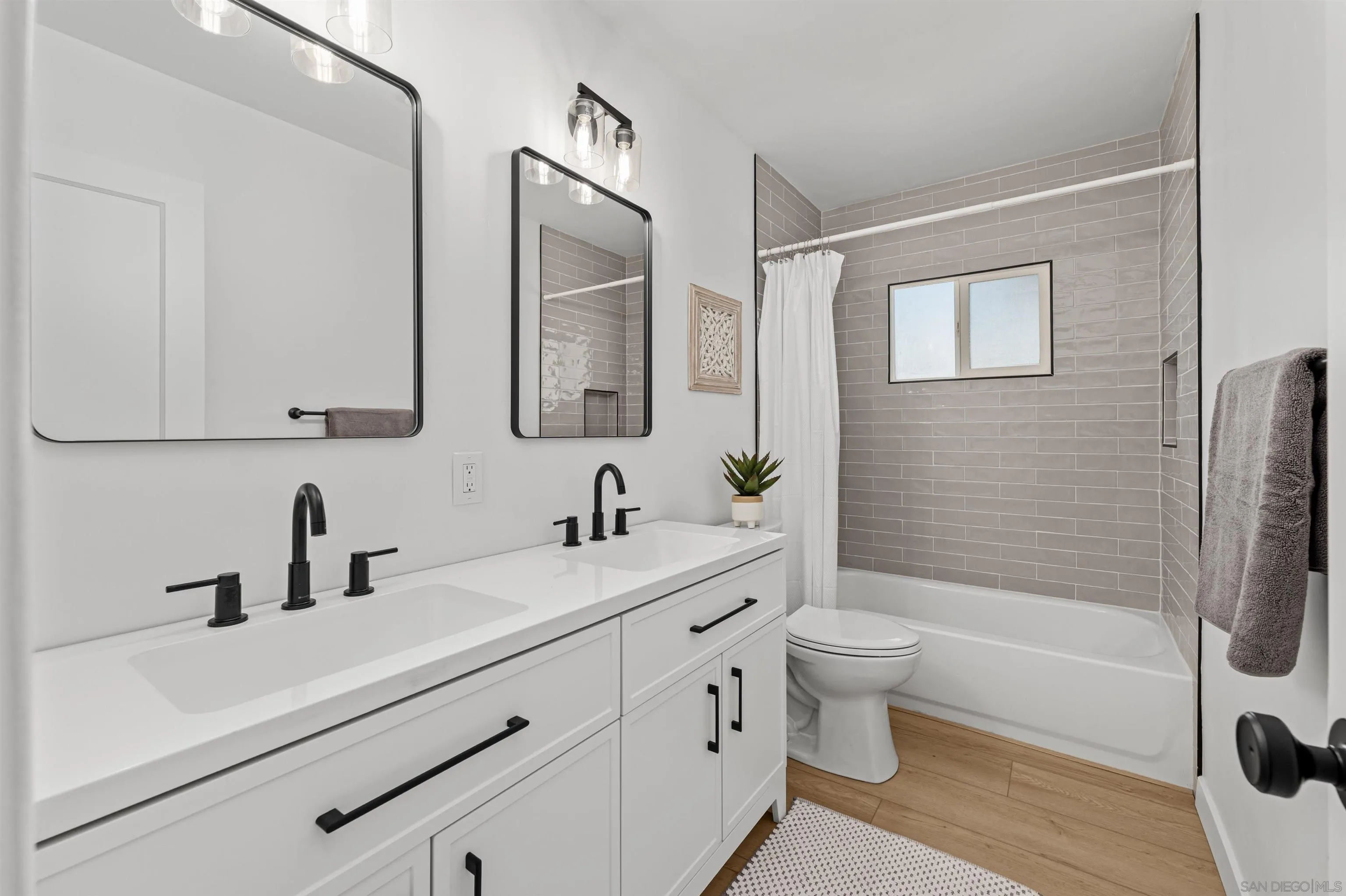 https://cdn.realtyfeed.com/cdn/127/260023970/3647efa89e5a0481cde755c815112a3b.webp