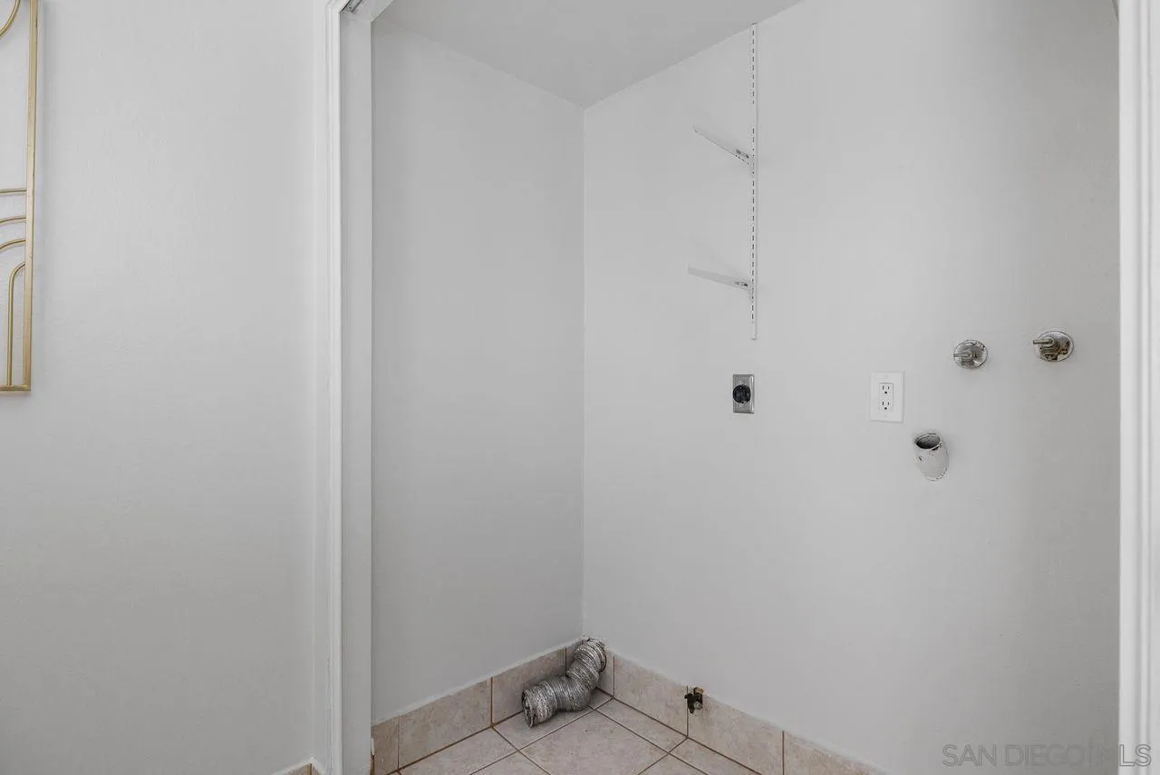 https://cdn.realtyfeed.com/cdn/127/260023972/a3d606d4a312de14125e932a59c5eec5.webp