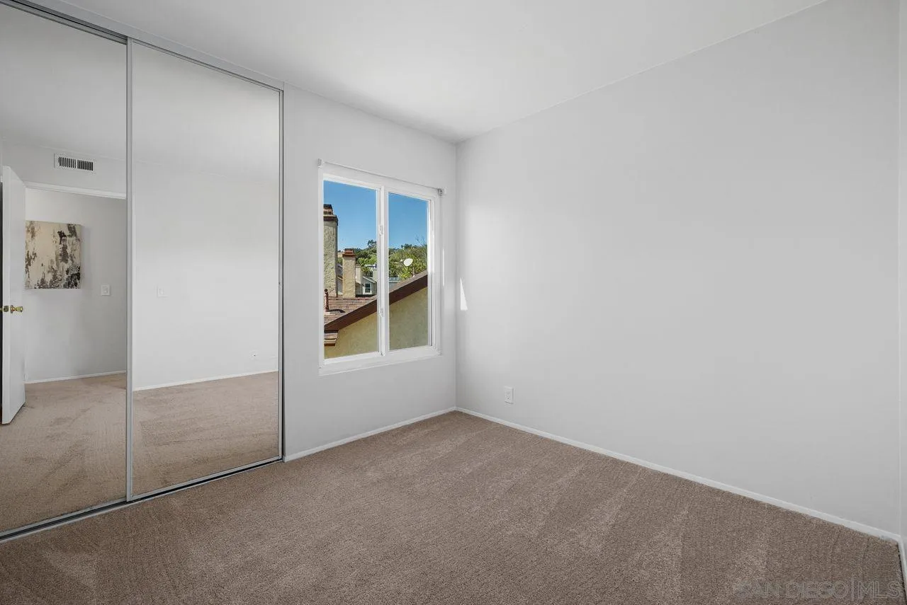 https://cdn.realtyfeed.com/cdn/127/260023972/add47d0824583099bba7154a5abb35d3.webp