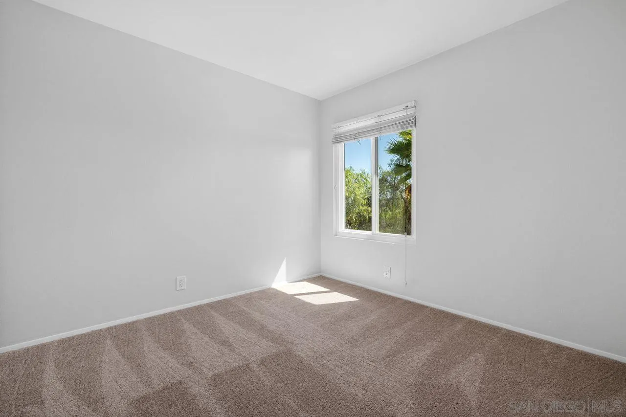 https://cdn.realtyfeed.com/cdn/127/260023972/f061eb54aa37af8af0a0bcafe6d500df.webp