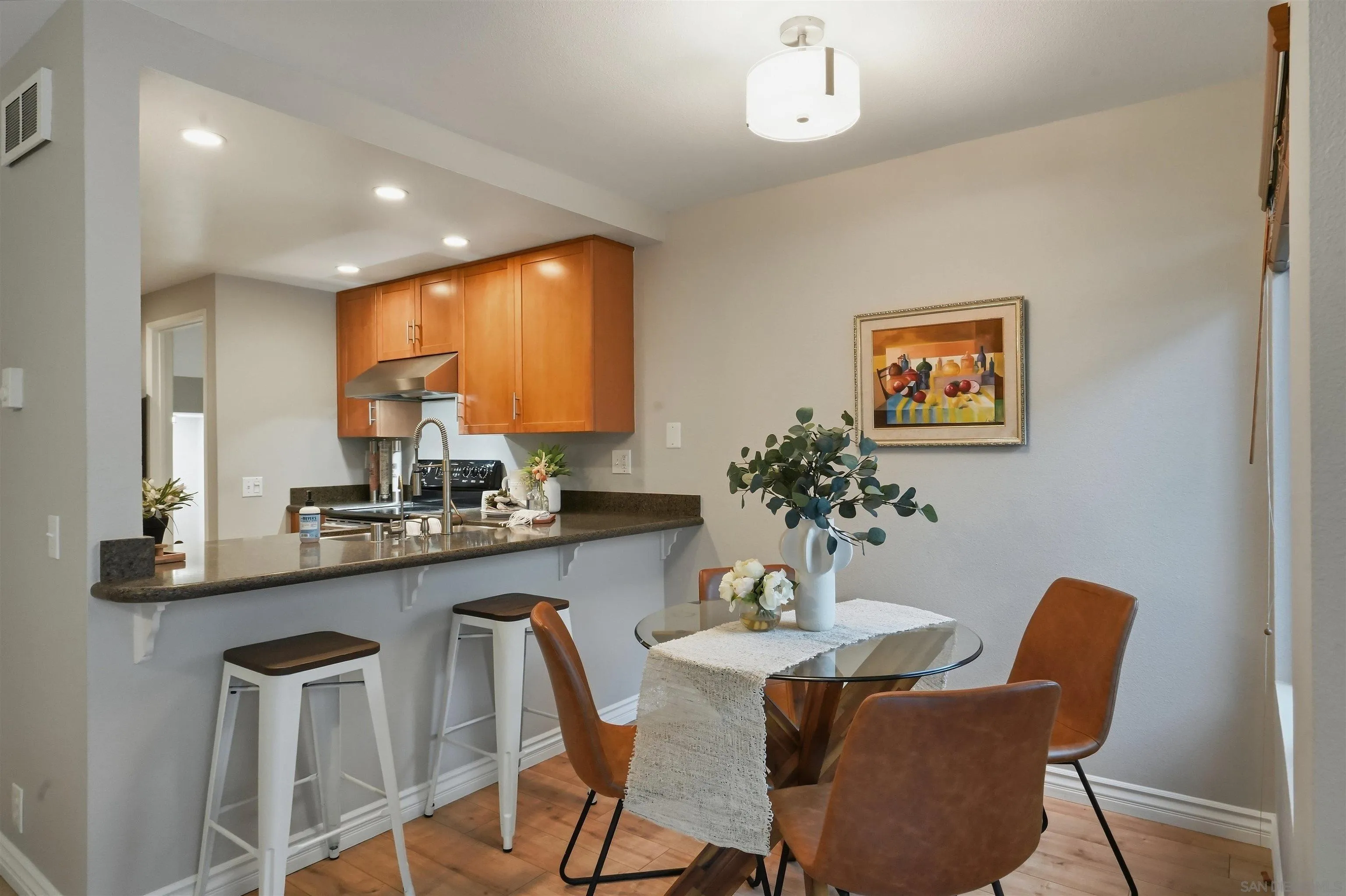 https://cdn.realtyfeed.com/cdn/127/260023973/737dccda77bef9831c3c766595e59c83.webp