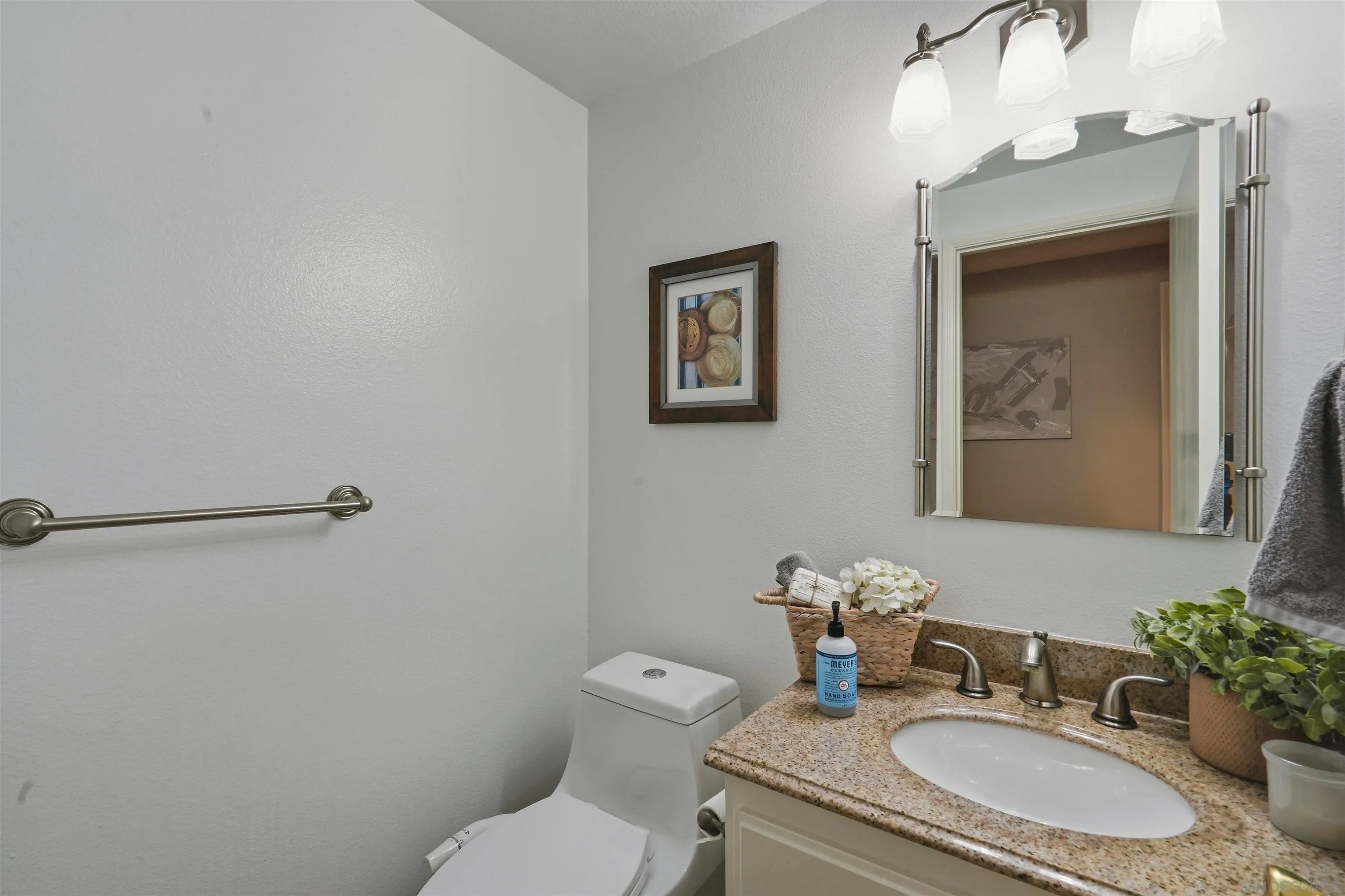 https://cdn.realtyfeed.com/cdn/127/260023973/7718d4f008f9fa20fd6d5c292e1ba7bf.webp
