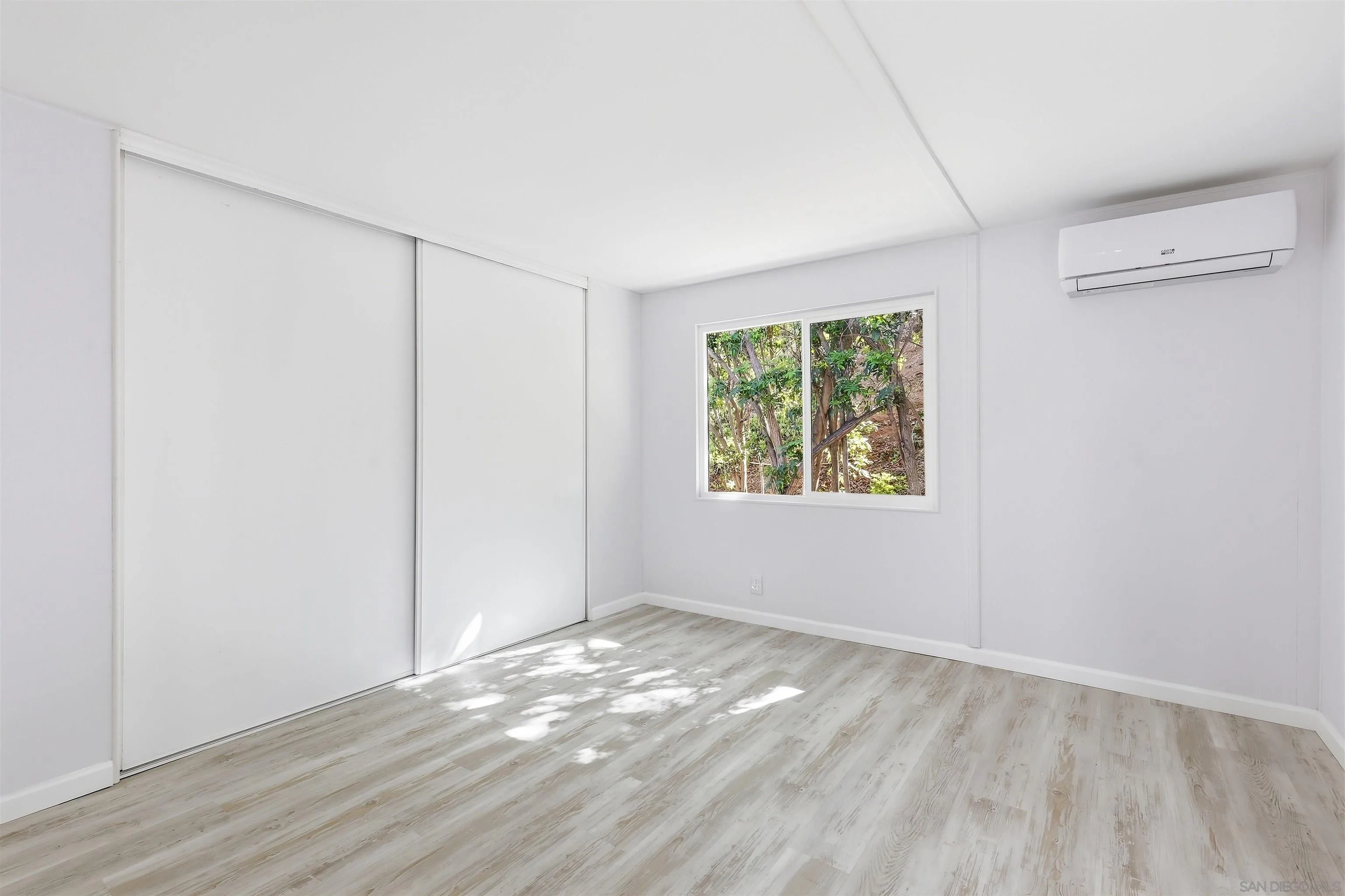 https://cdn.realtyfeed.com/cdn/127/260023975/0a95b4c1e6b26531e9e7ac2b52ff4e05.webp
