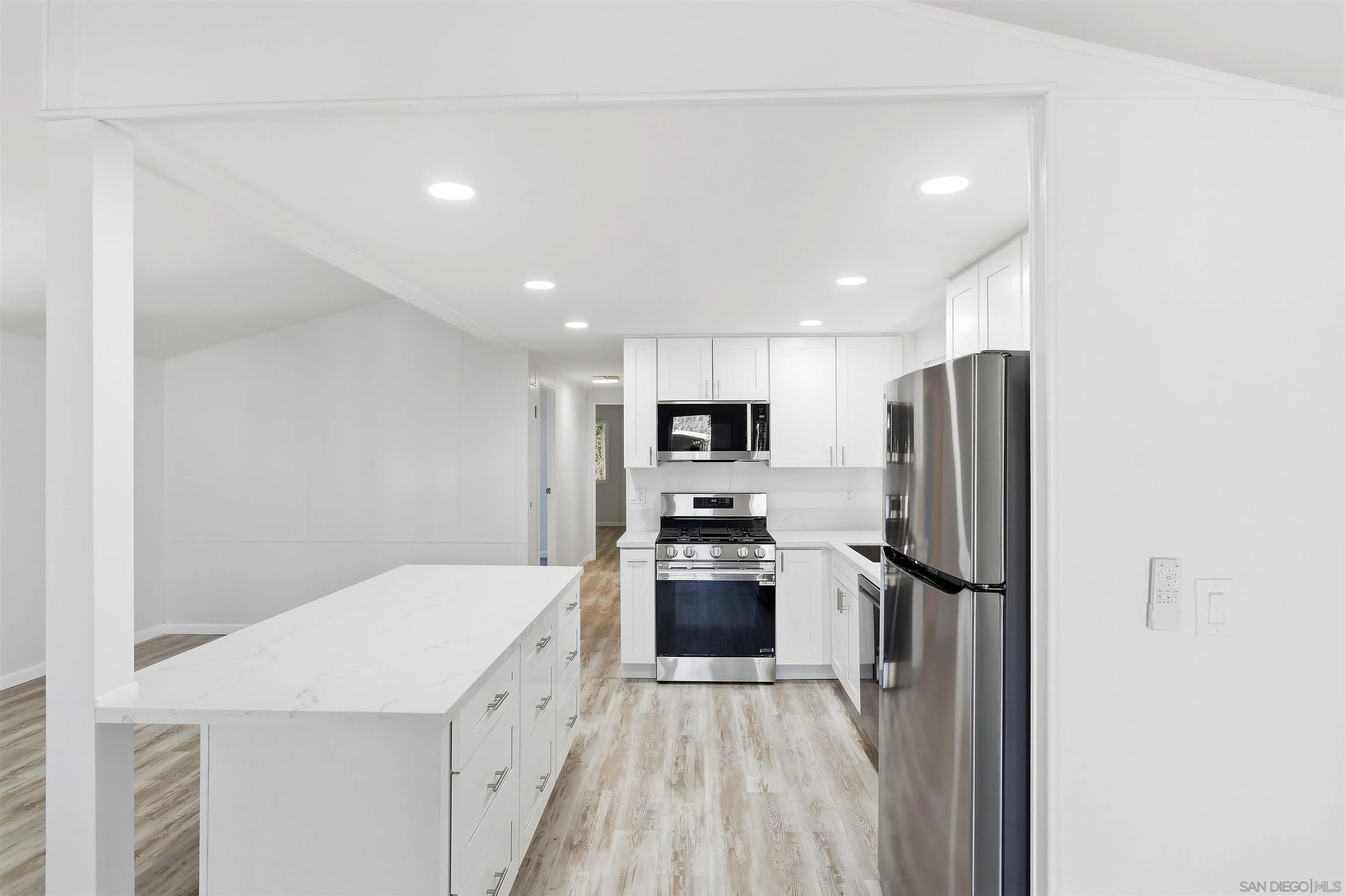 https://cdn.realtyfeed.com/cdn/127/260023975/358a4be18116592ceb4da00b8fd79418.webp