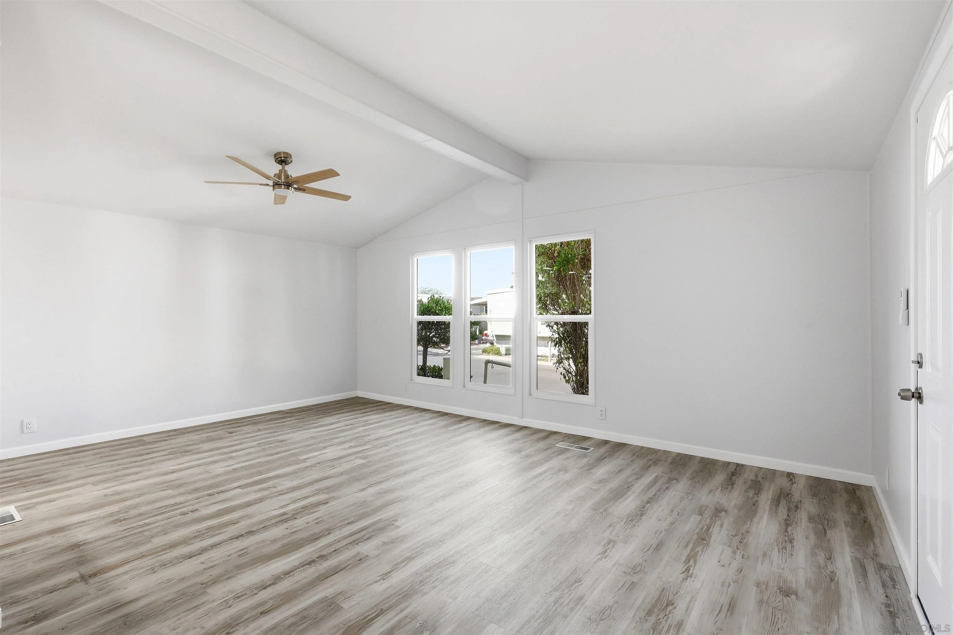 https://cdn.realtyfeed.com/cdn/127/260023975/9074f4b59e97c71fb9821f1c7bb96a7a.webp