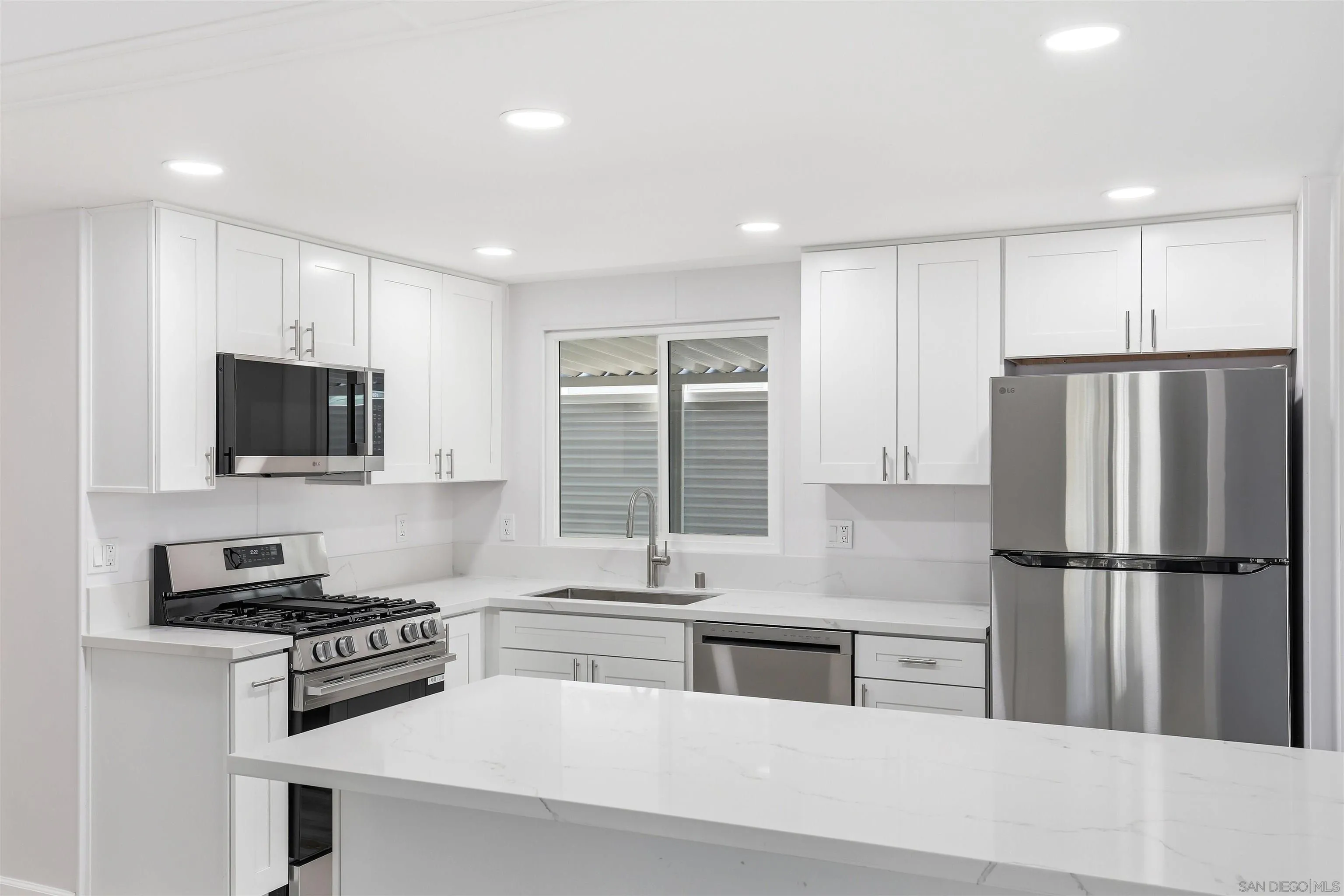 https://cdn.realtyfeed.com/cdn/127/260023975/af1bfe88fab207522c76275159ae5463.webp