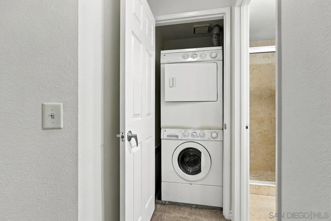 https://cdn.realtyfeed.com/cdn/127/260023980/81da2e9ef1ffd717c3c24ebea6446461.webp