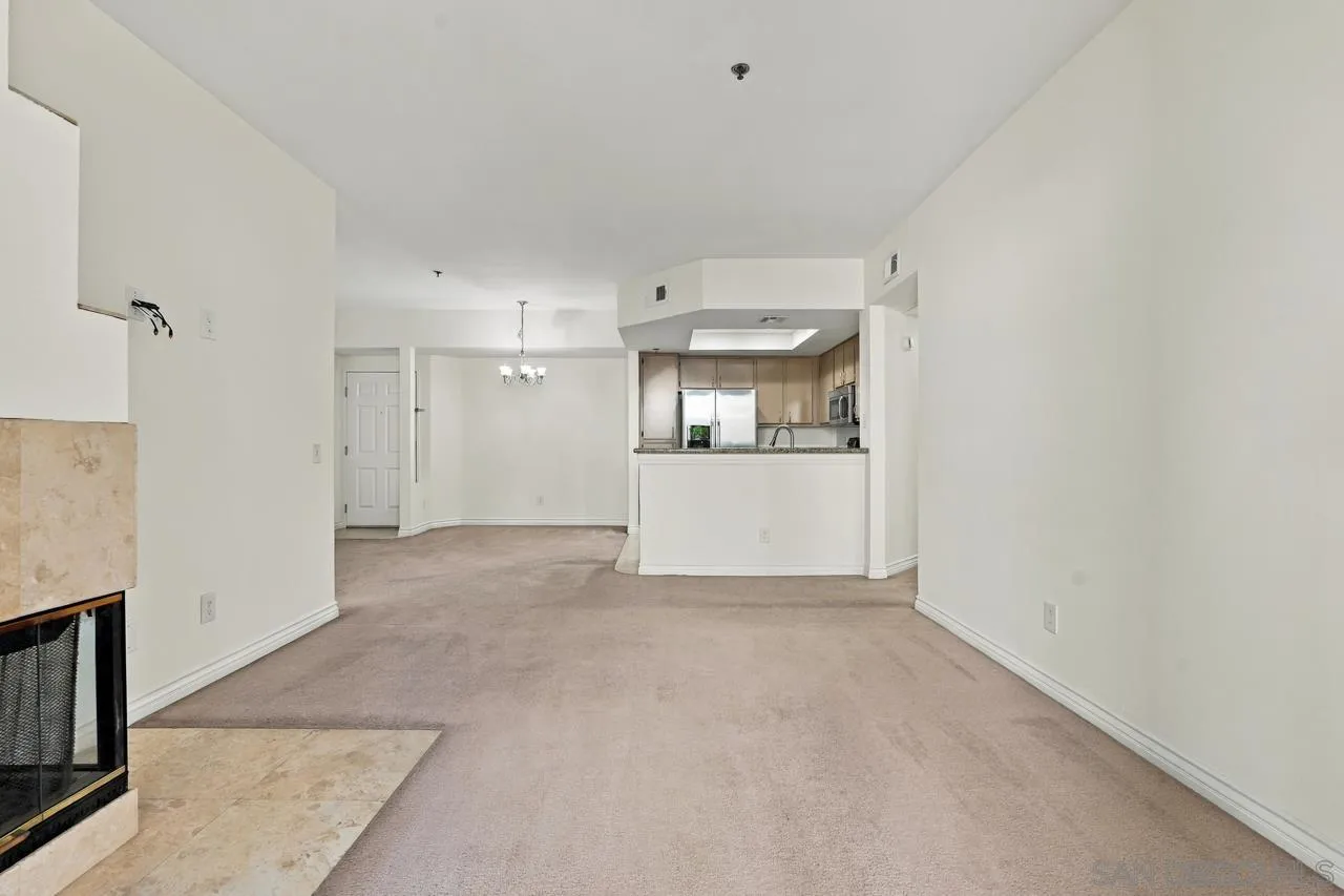 https://cdn.realtyfeed.com/cdn/127/260023980/b3f0122bc37727206040fb52fad09cf5.webp