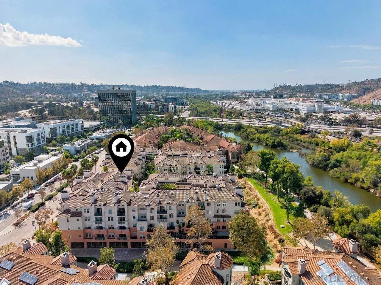 https://cdn.realtyfeed.com/cdn/127/260023980/c8fe3d5b5ef81e113d82733d76e1b413.webp