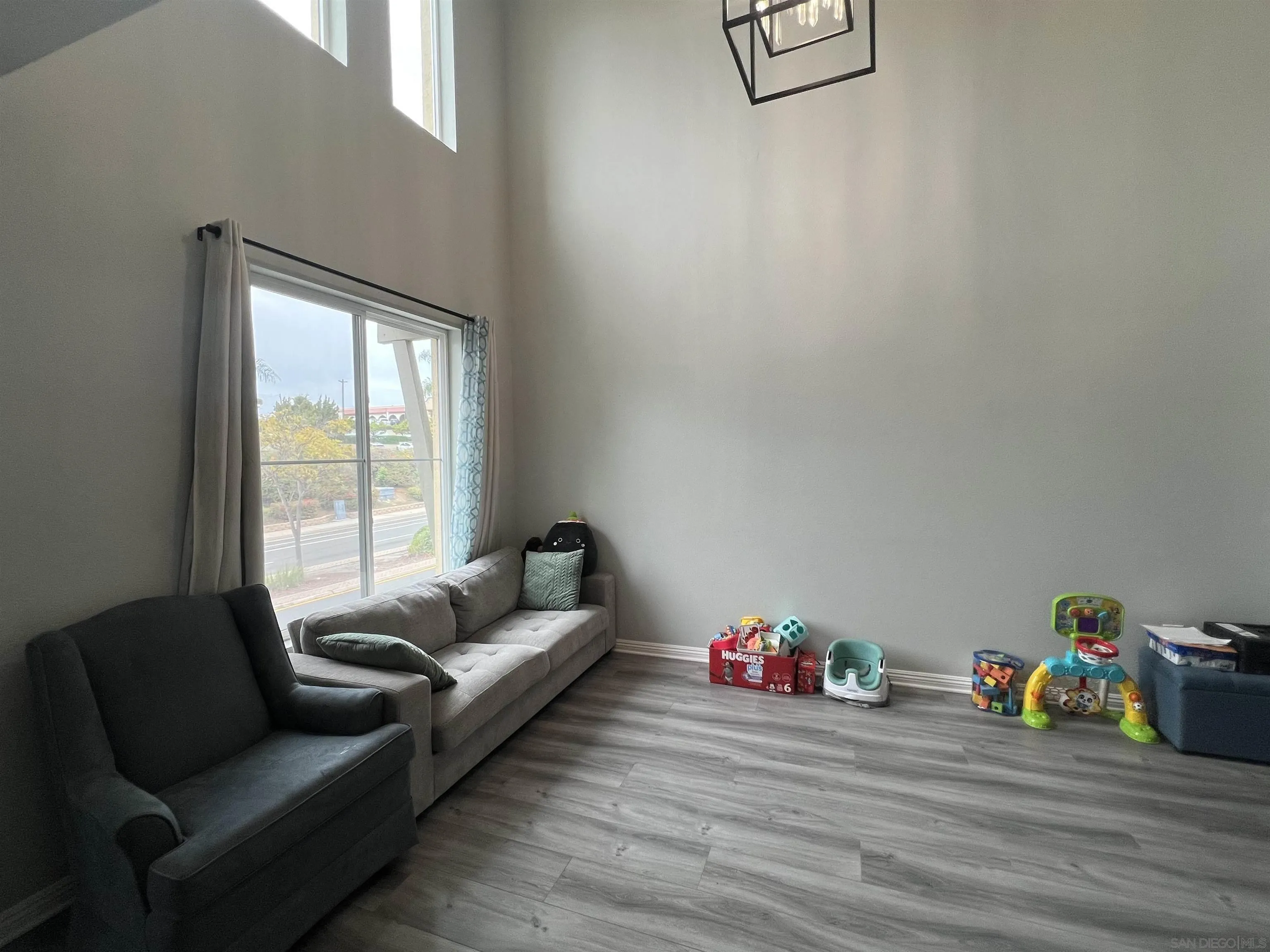 https://cdn.realtyfeed.com/cdn/127/260023986/330518fd055b922b5579b6ff3b72155f.webp